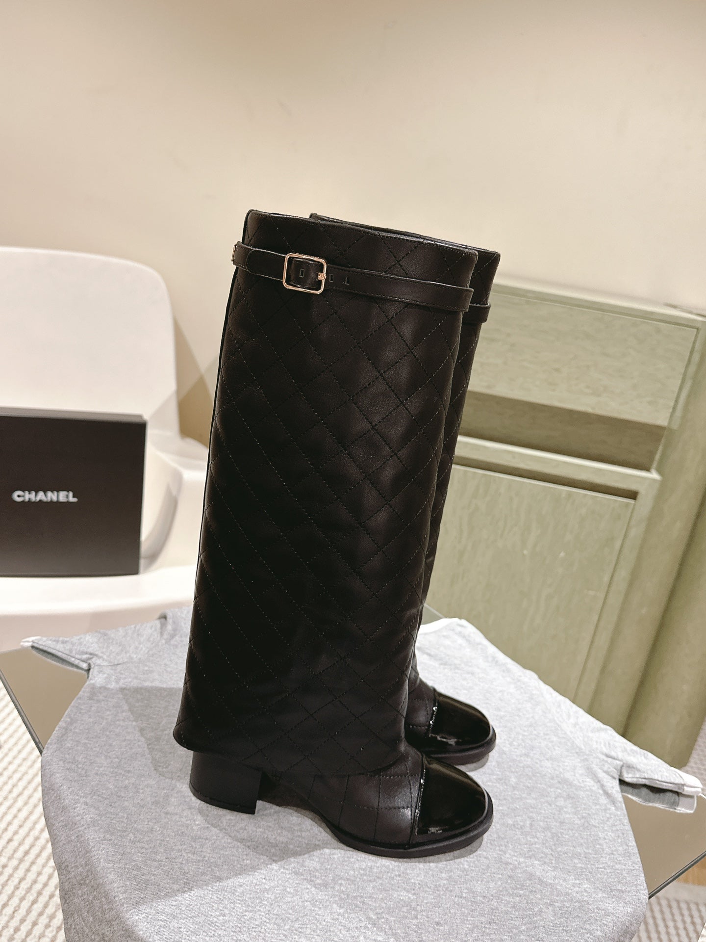 CC 24ss  Fold-Over High Boots 40mm Black Quilted Sheepskin 447476