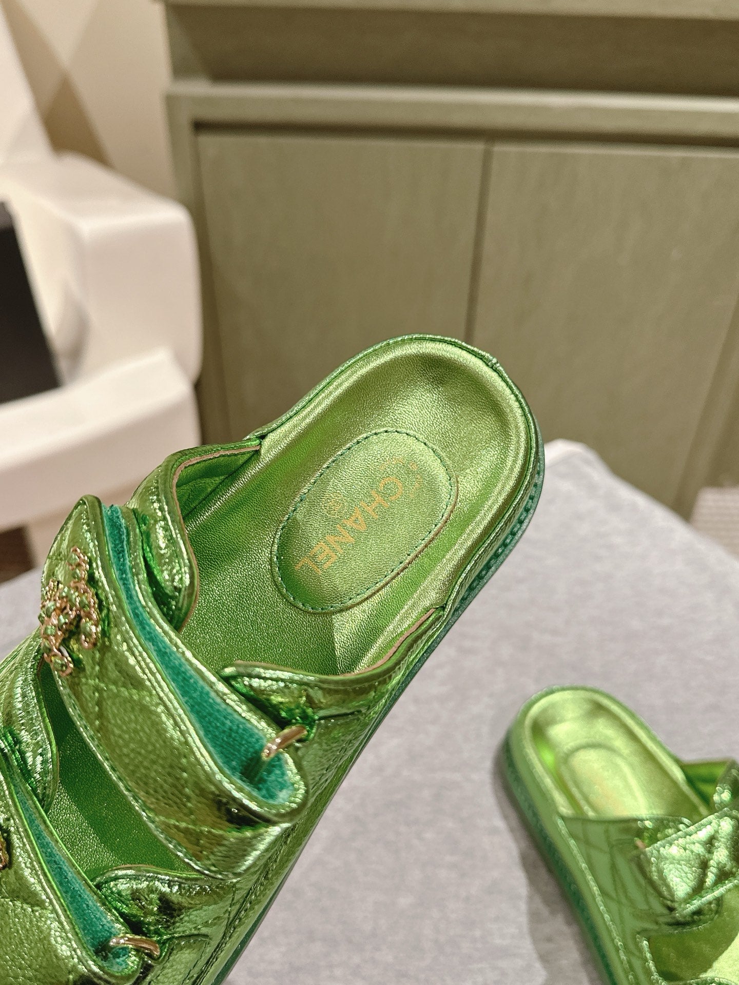 CC 25C Dad Sandals Mule Green Metalic Grained Calfskin 462215