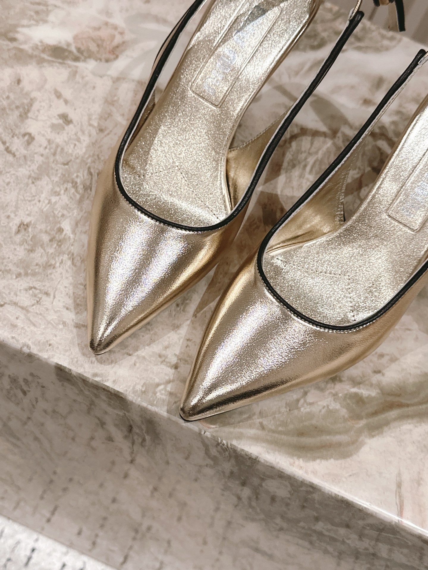 Miu Mordoré Pointed Toe Slingback Pumps 85mm Light Gold Cowhide Sheepskin 445789