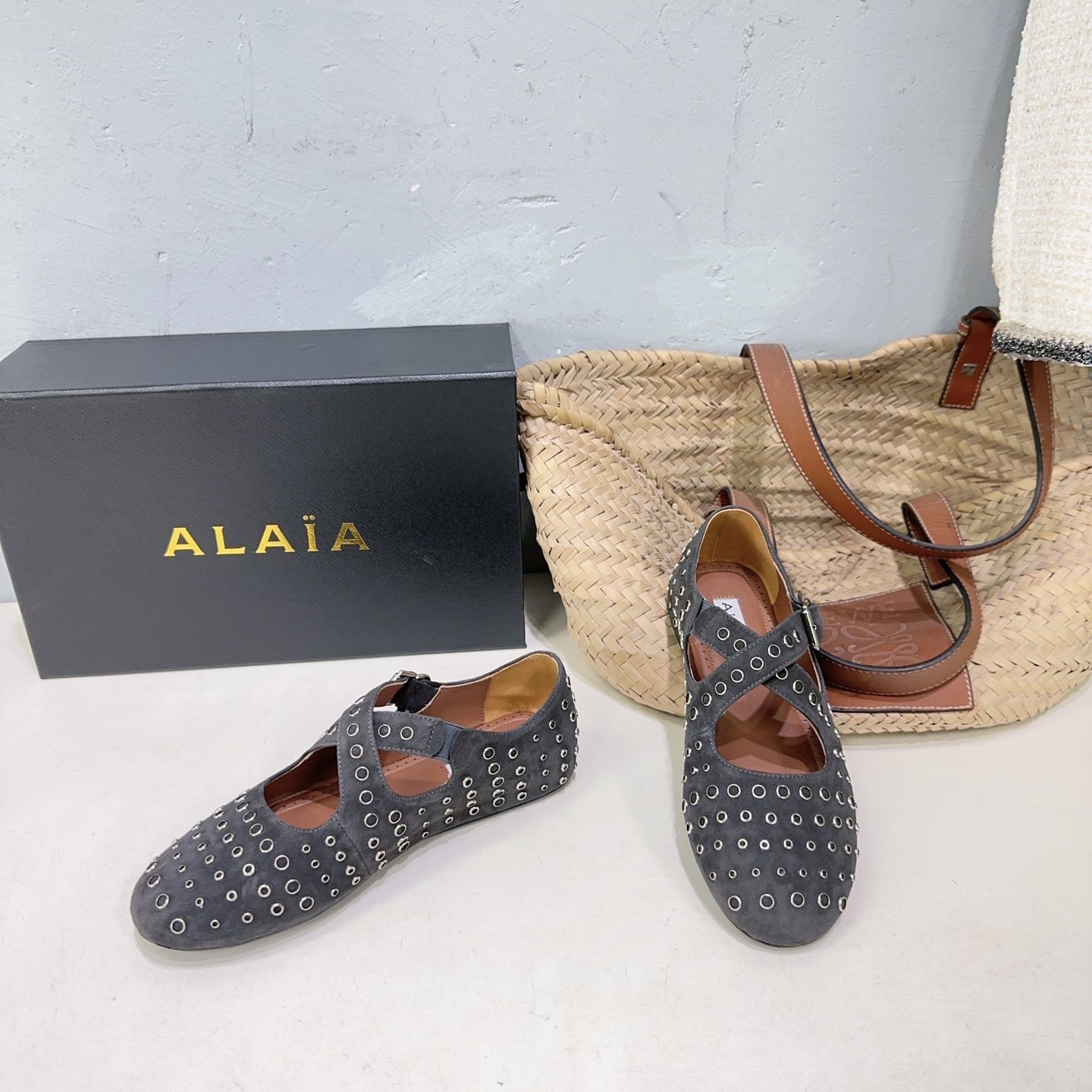 Alaia Criss Cross Ballet Flats With Eyelets Dark Grey Suede 674308