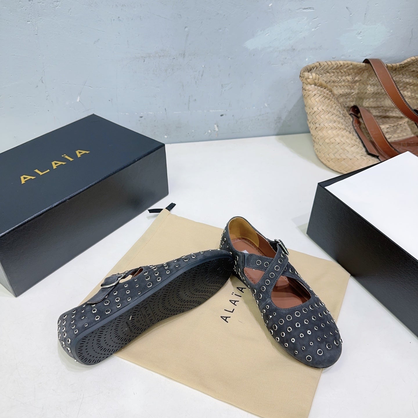 Alaia Criss Cross Ballet Flats With Eyelets Dark Grey Suede 674308