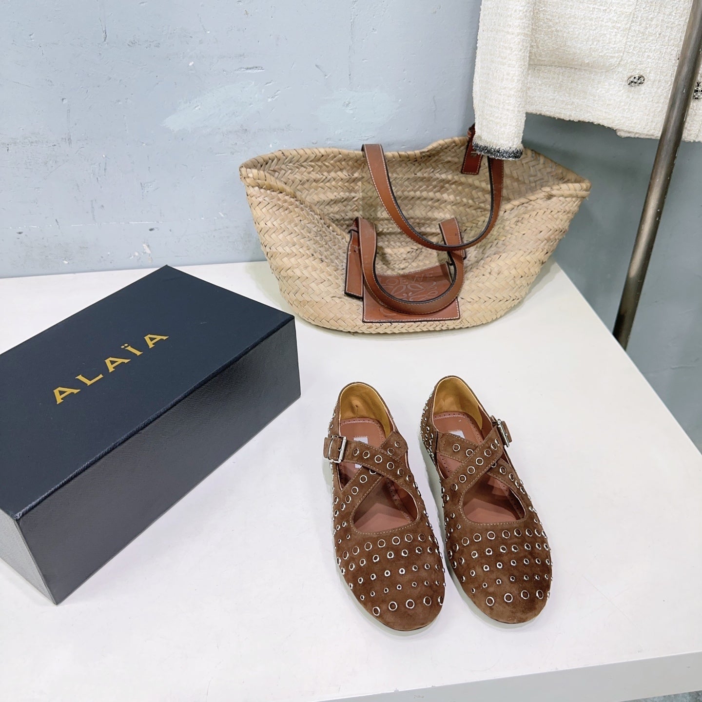 Alaia Criss Cross Ballet Flats With Eyelets Brown Suede 674309