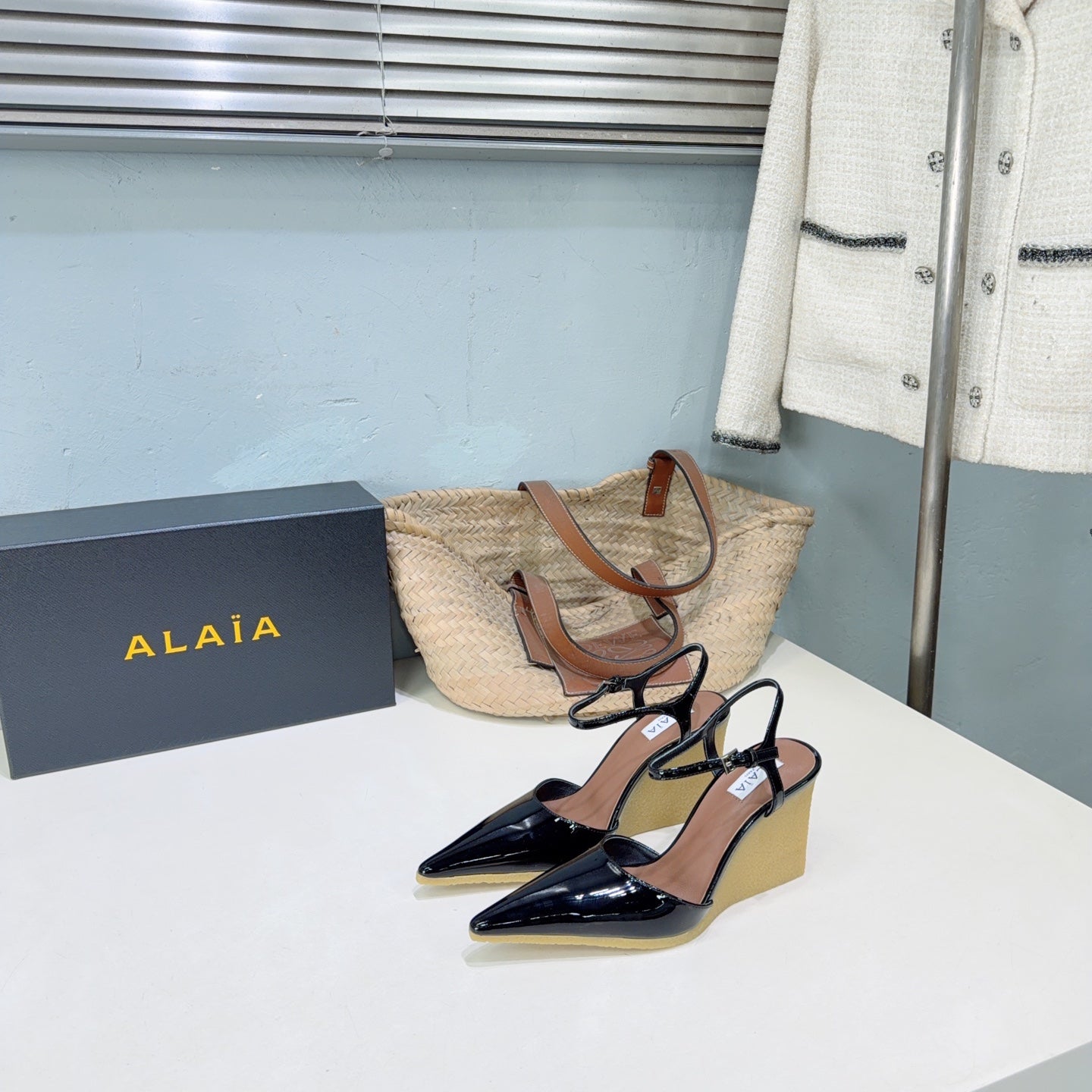 Alaia Wedge Pumps 10cm Black  Patent Leather 674285