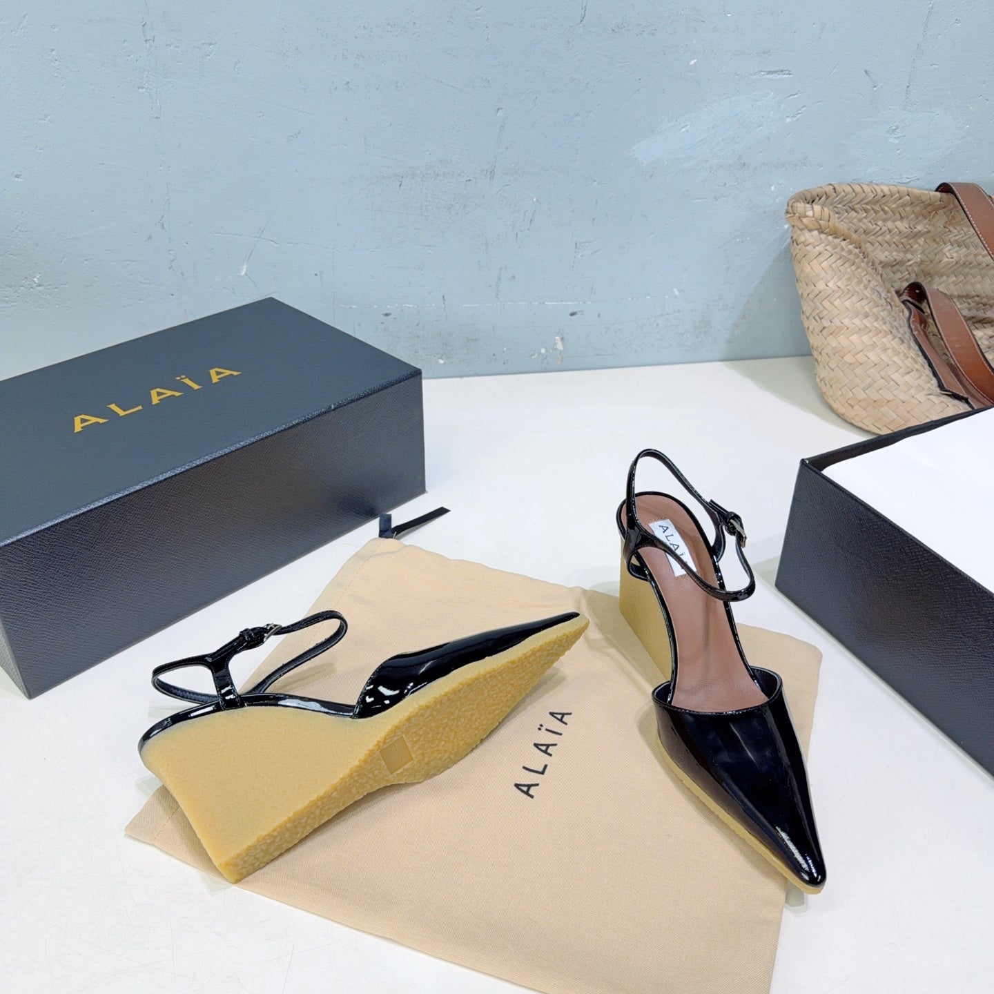Alaia Wedge Pumps 10cm Black  Patent Leather 674285