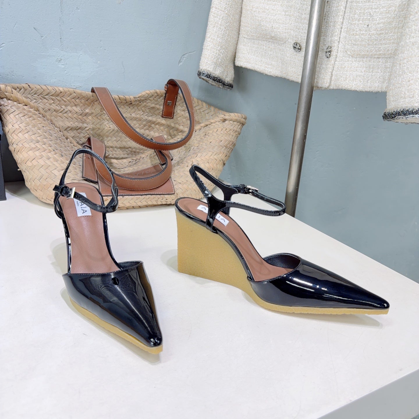 Alaia Wedge Pumps 10cm Black  Patent Leather 674285