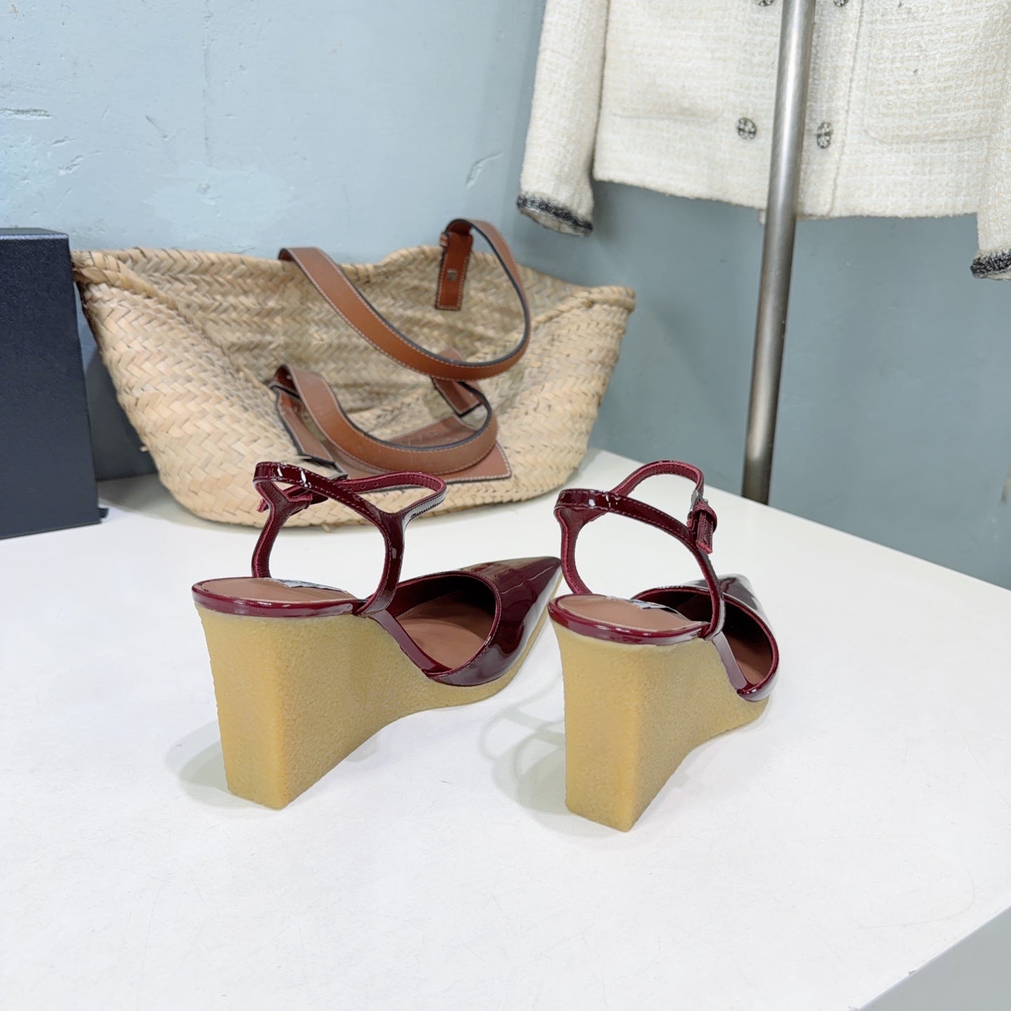 Alaia Wedge Pumps 10cm Burgundy Patent Leather 674286