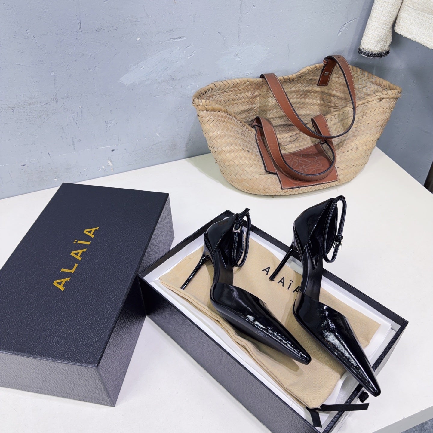 Alaia Drop Pumps 10cm Black Glossy Leather 674291