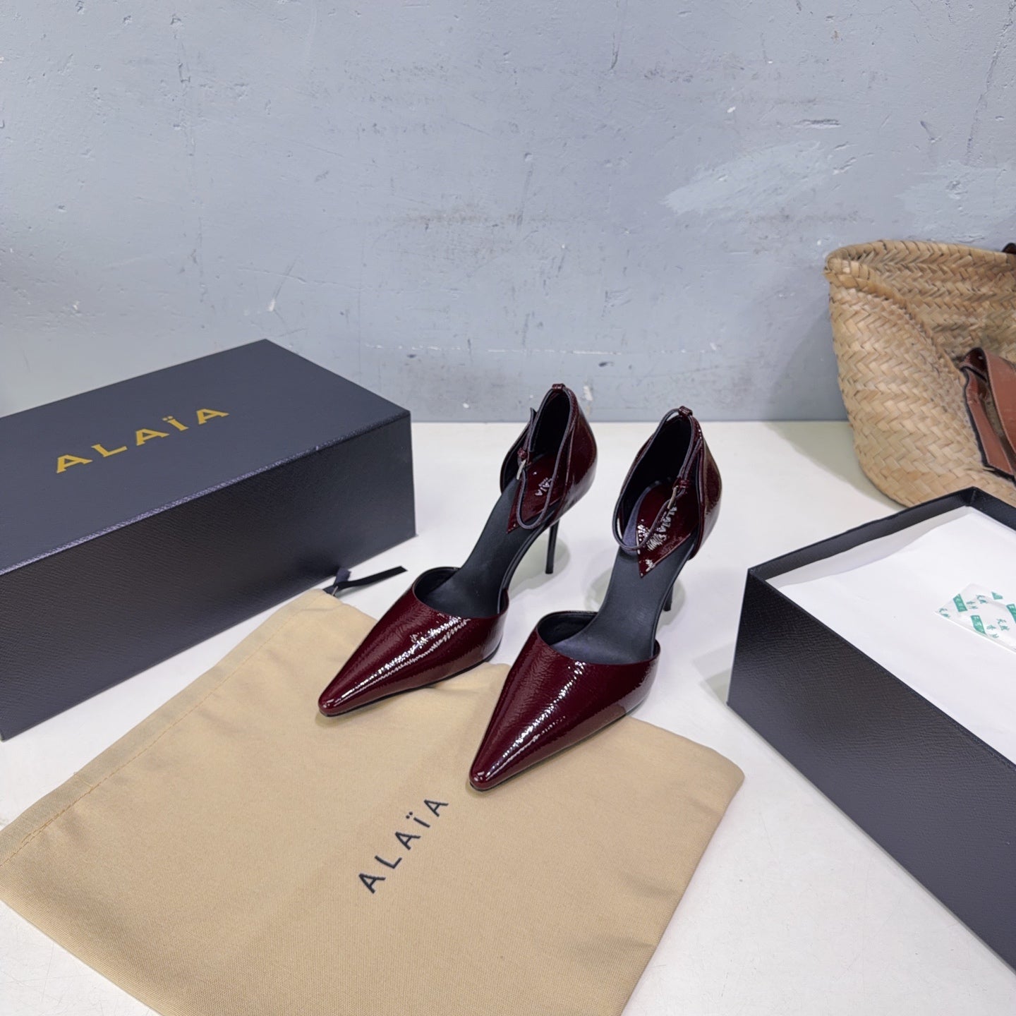 Alaia Drop Pumps 10cm Burgundy Glossy Leather 674292