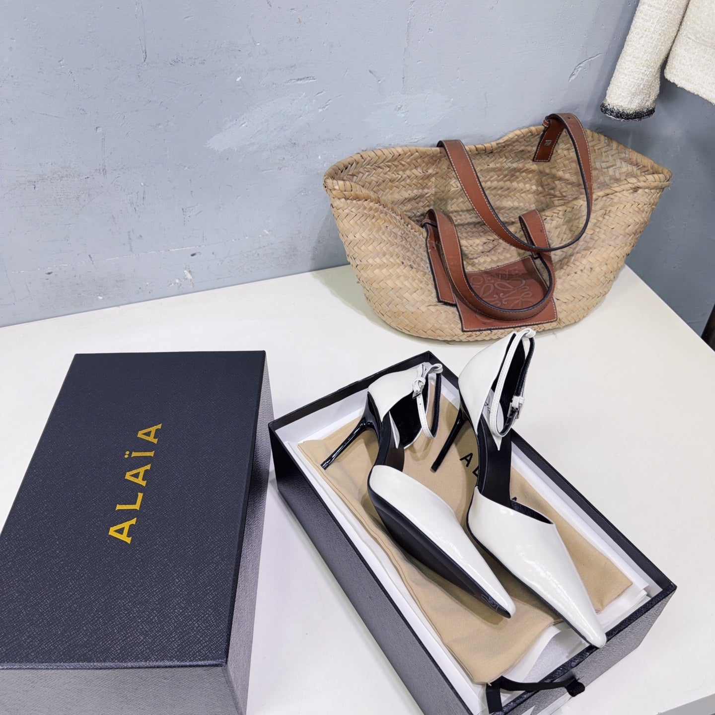 Alaia Drop Pumps 10cm White Glossy Leather 674294