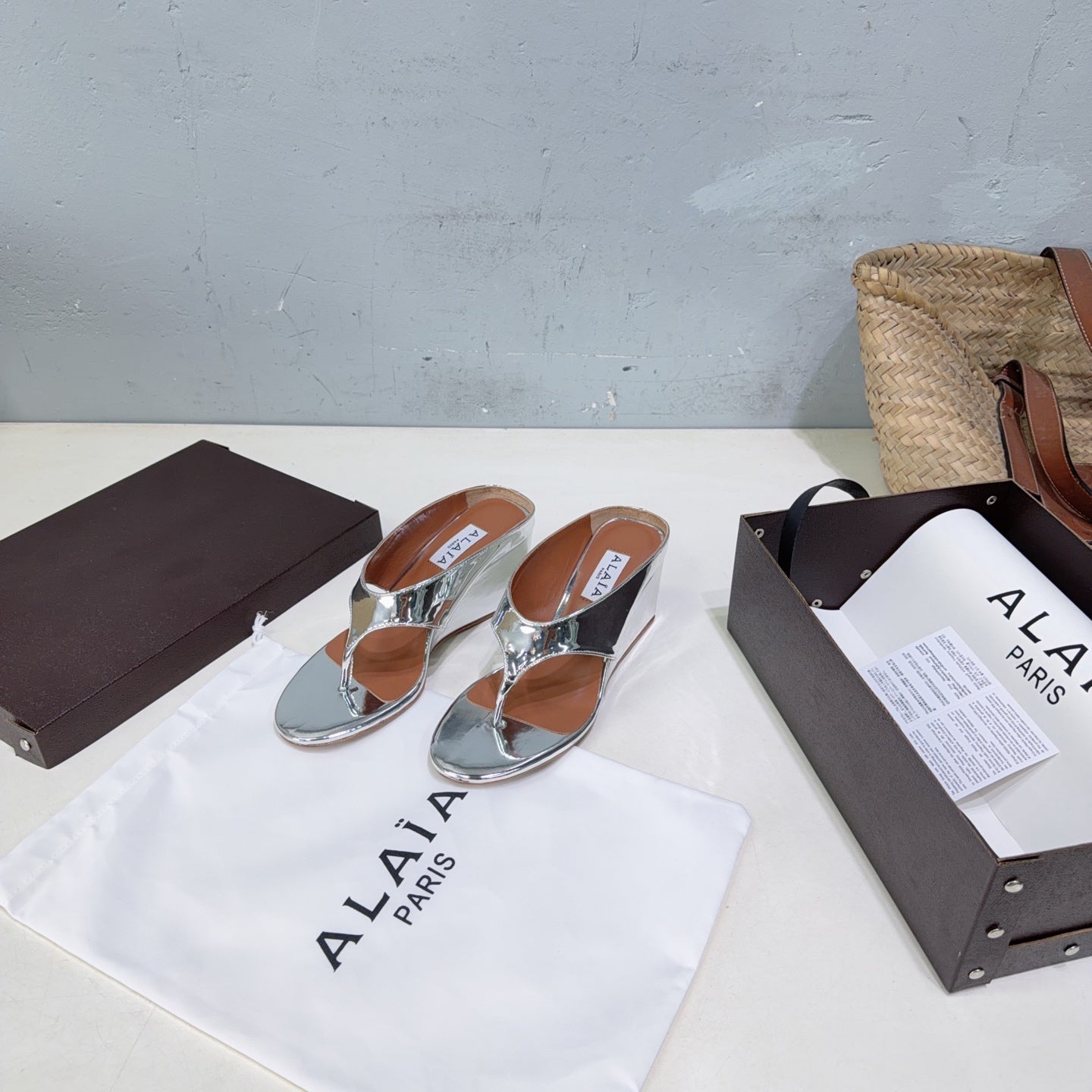 Alaia Cube Toe Strap Sandal Sliver Patent Leather 674319