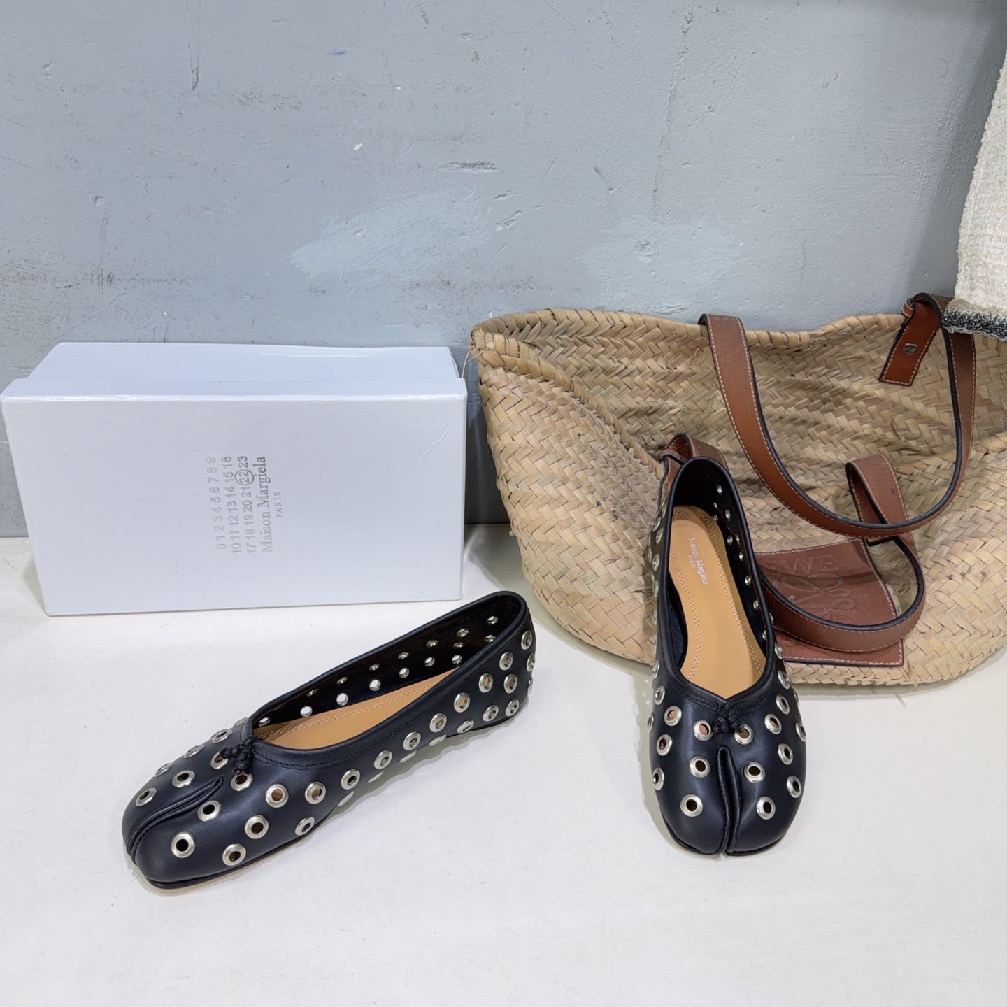 MM6 Bellissima Ballerina Eyelet Details Black Cowhide 893694
