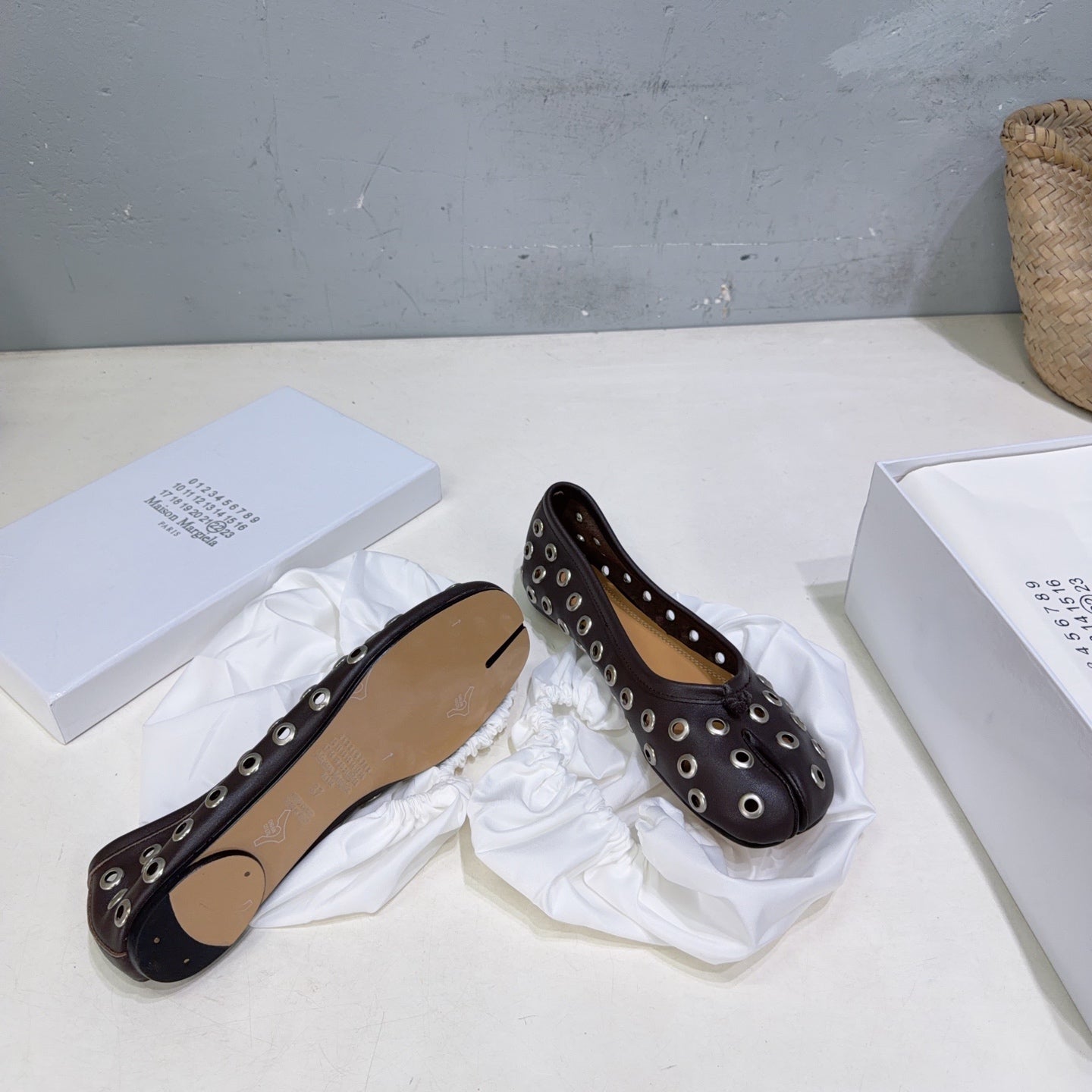 MM6 Bellissima Ballerina Eyelet Details Coffee Cowhide 893693