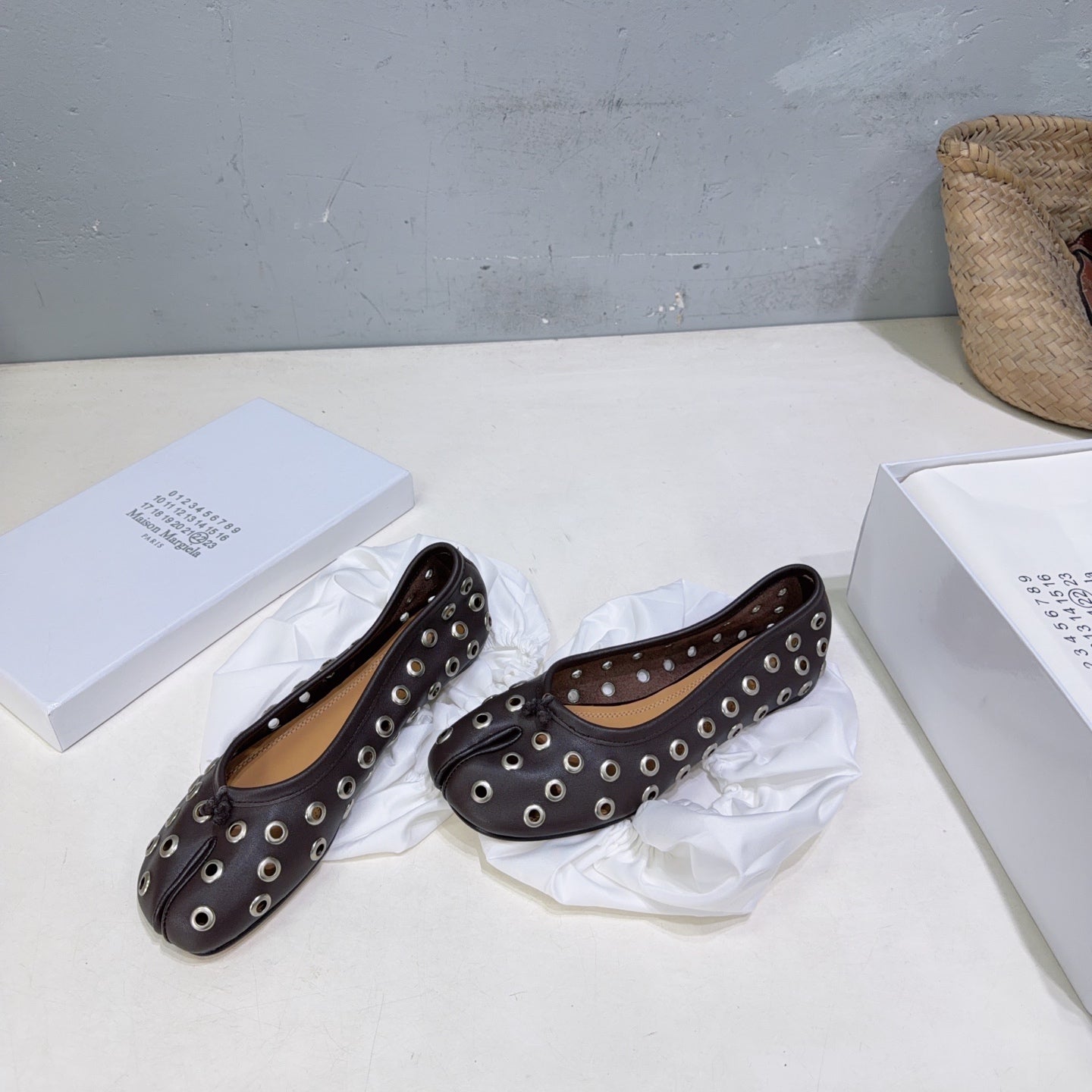 MM6 Bellissima Ballerina Eyelet Details Coffee Cowhide 893693