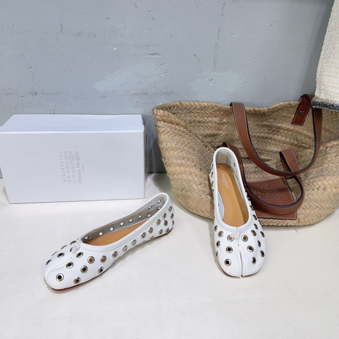 MM6 Bellissima Ballerina Eyelet Details White Cowhide 893696