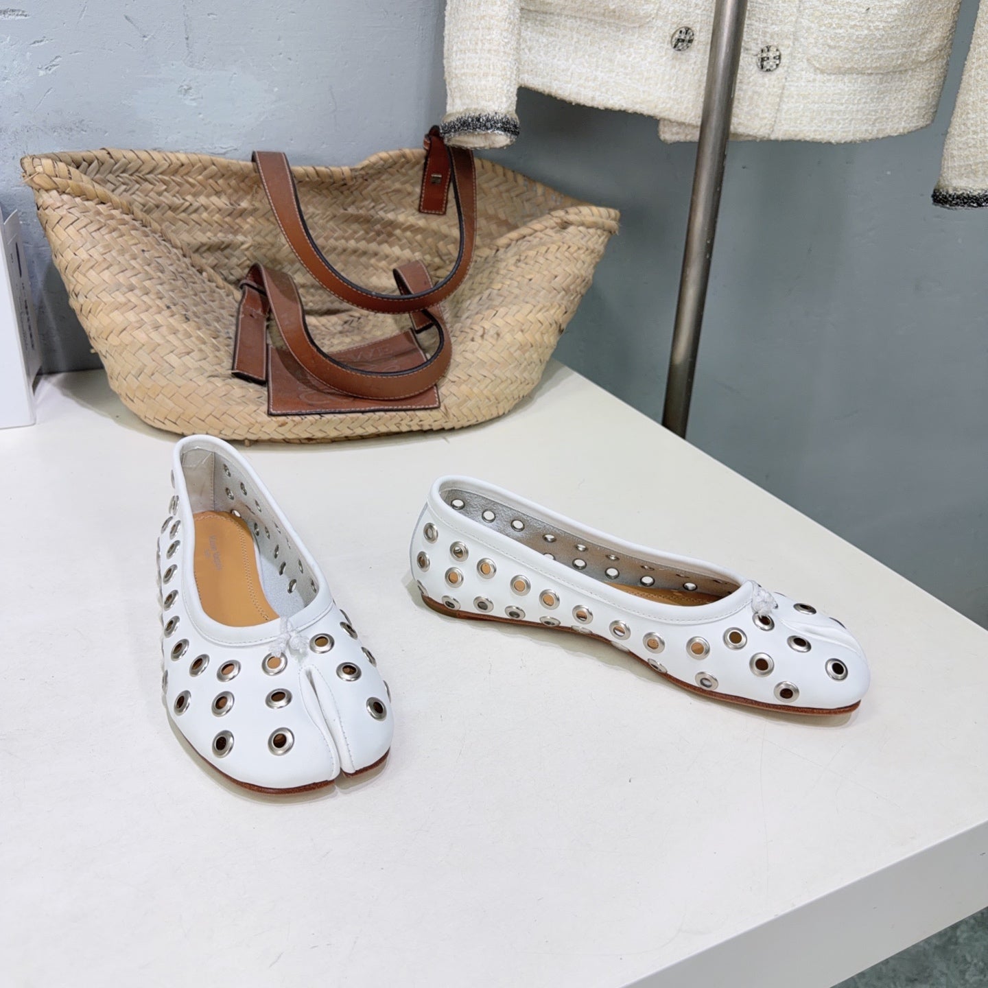MM6 Bellissima Ballerina Eyelet Details White Cowhide 893696