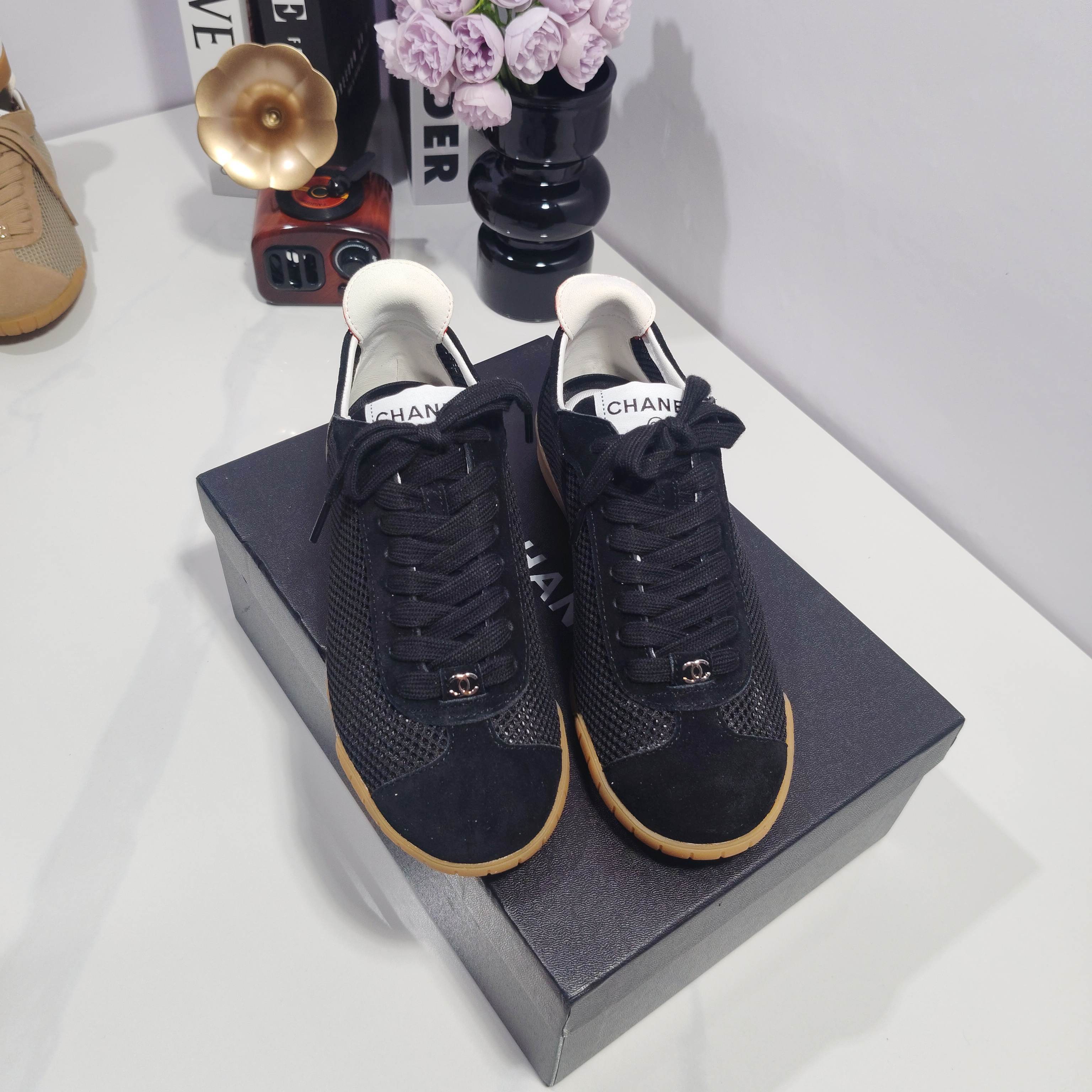 CC 26s Sneakers Black Suede Mesh 953776
