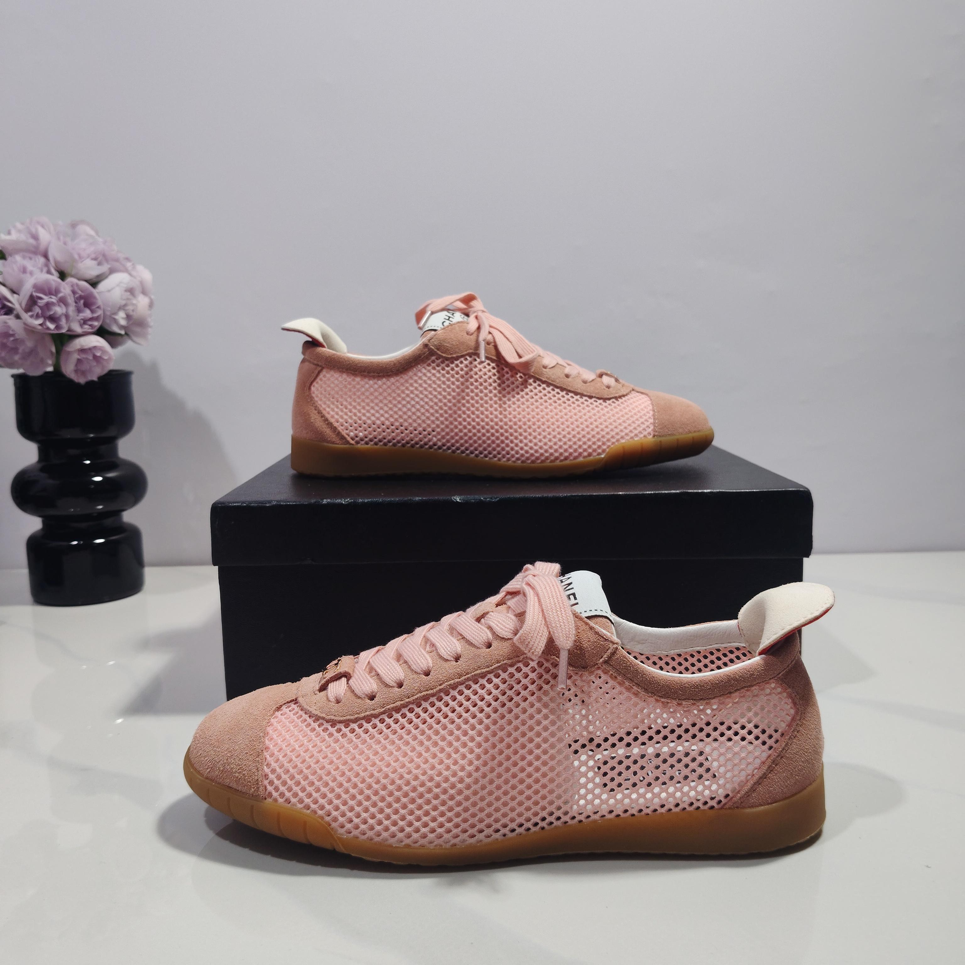 CC 26s Sneakers Light Pink Suede Mesh 953773