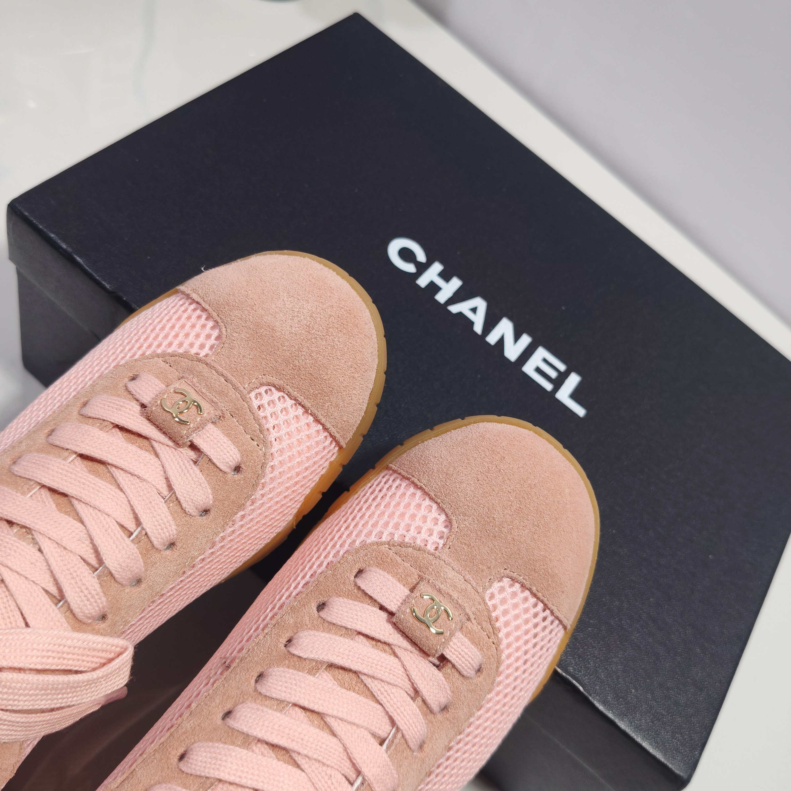 CC 26s Sneakers Light Pink Suede Mesh 953773