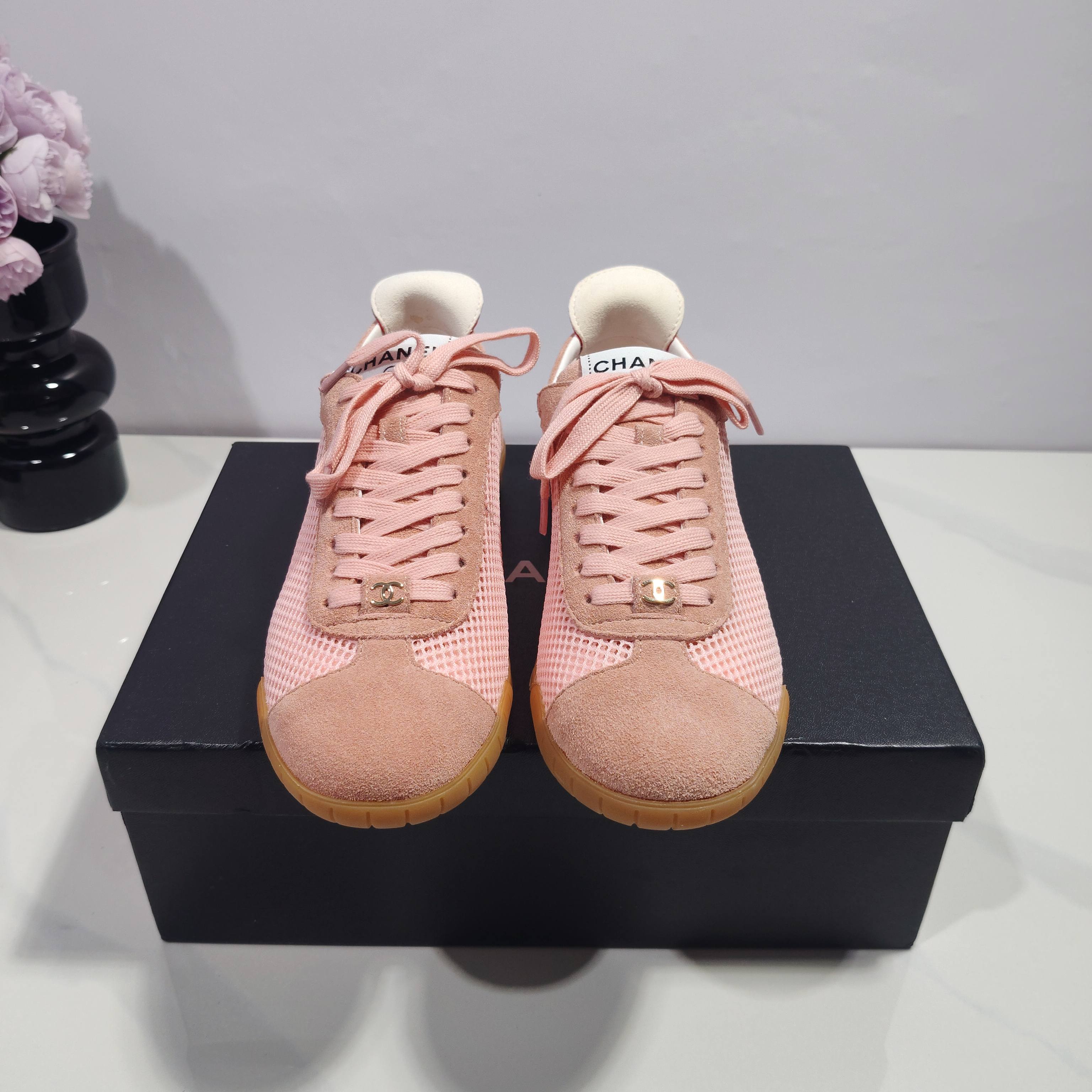 CC 26s Sneakers Light Pink Suede Mesh 953773