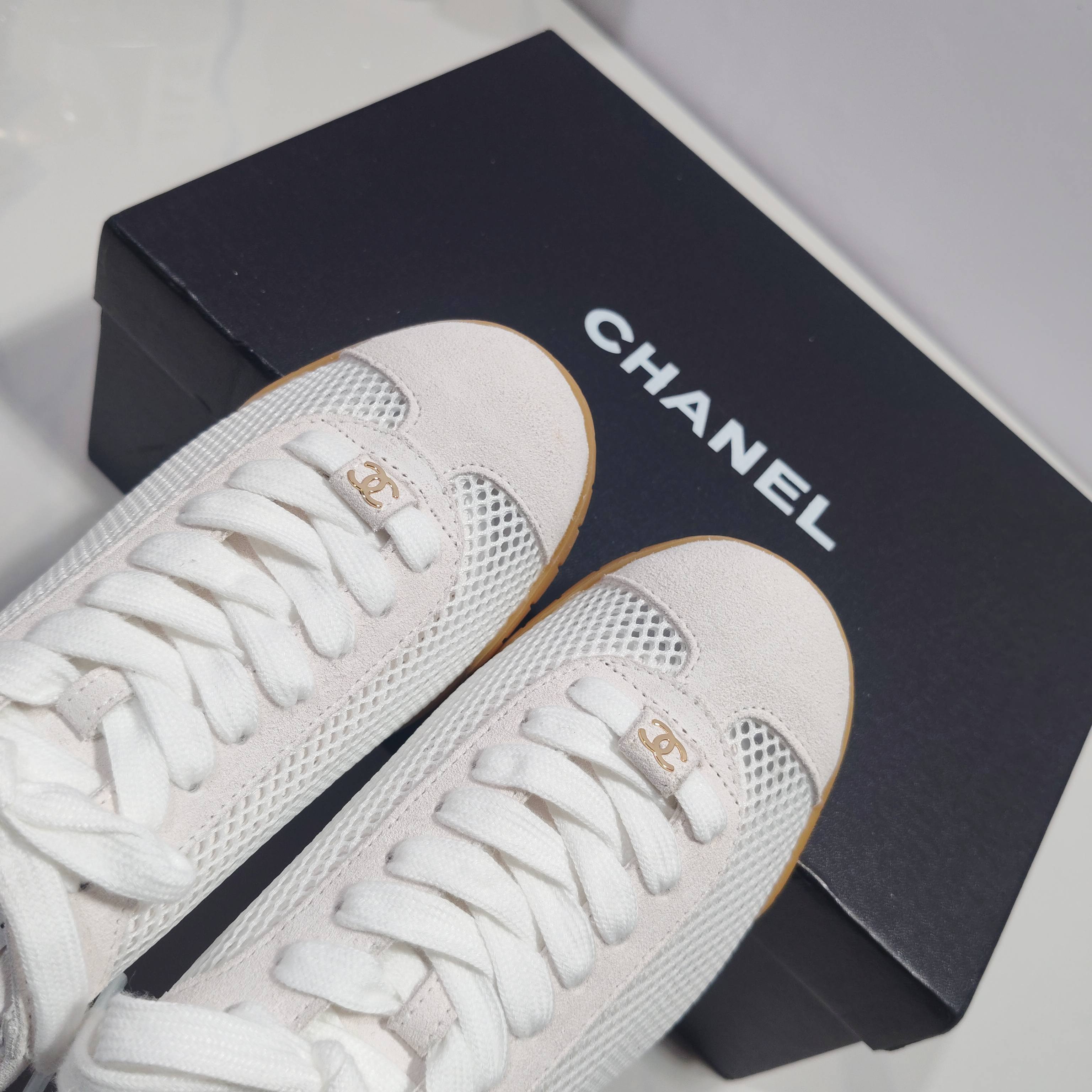 CC 26s Sneakers White Suede Mesh 953774