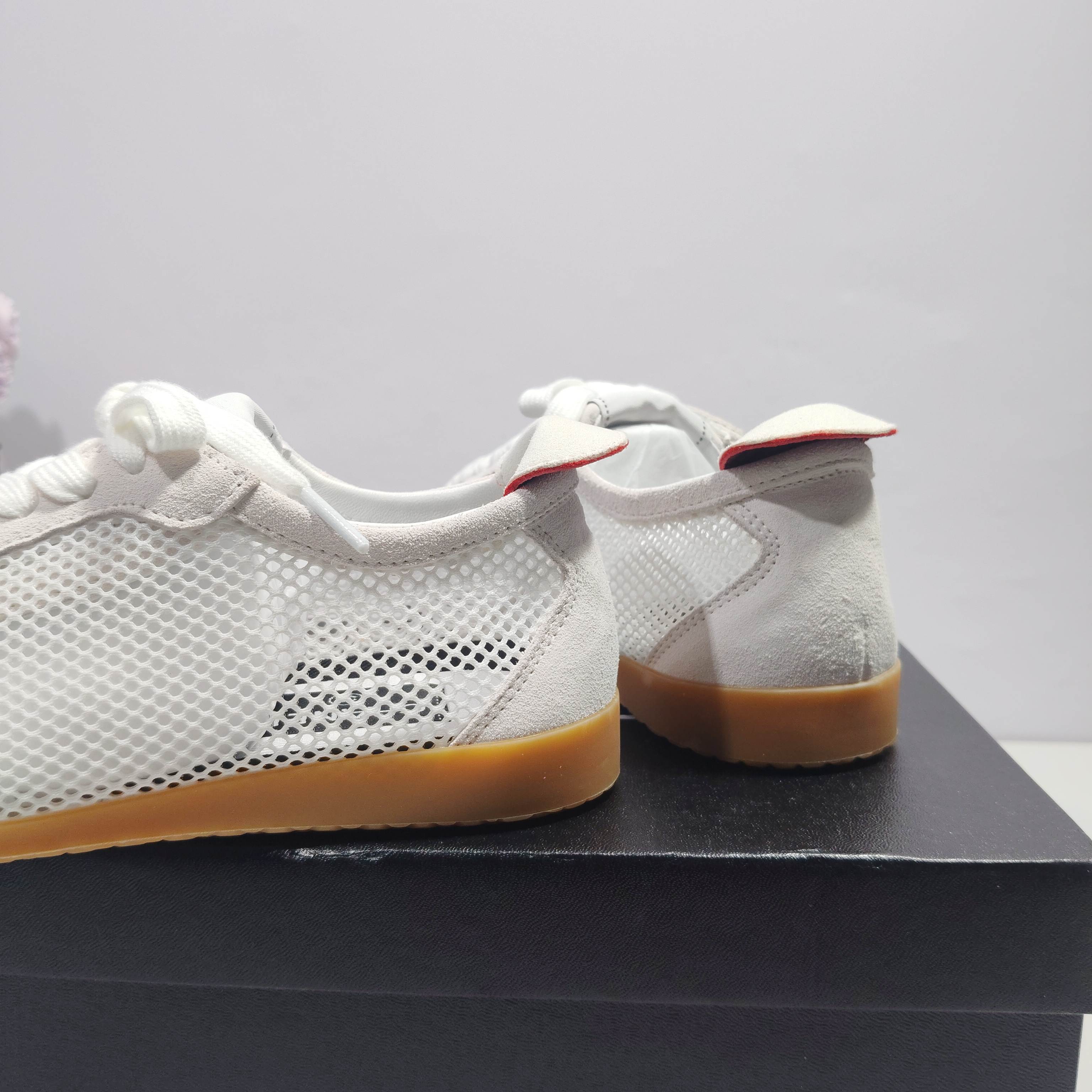 CC 26s Sneakers White Suede Mesh 953774