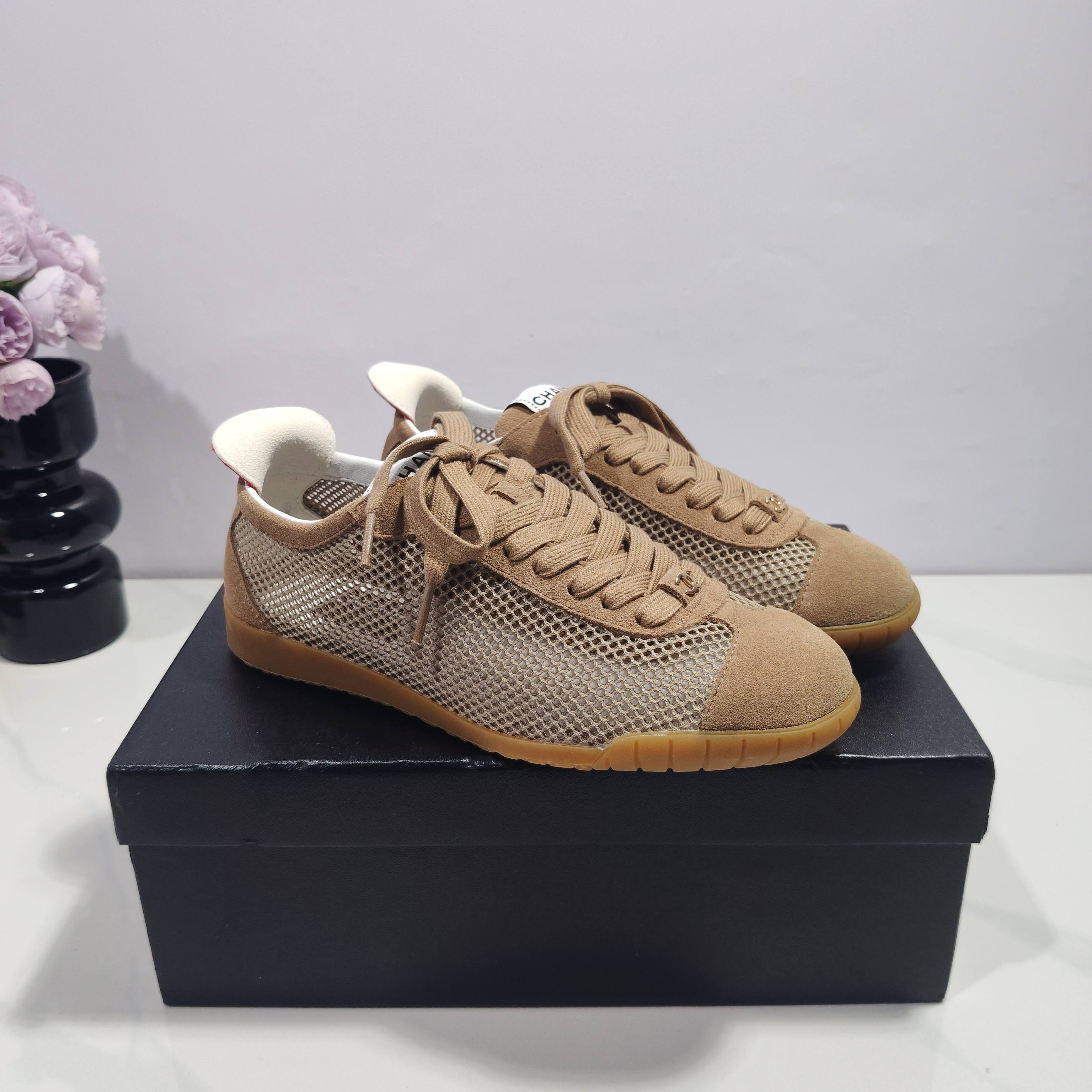 CC 26s Sneakers Beige Suede Mesh 953775