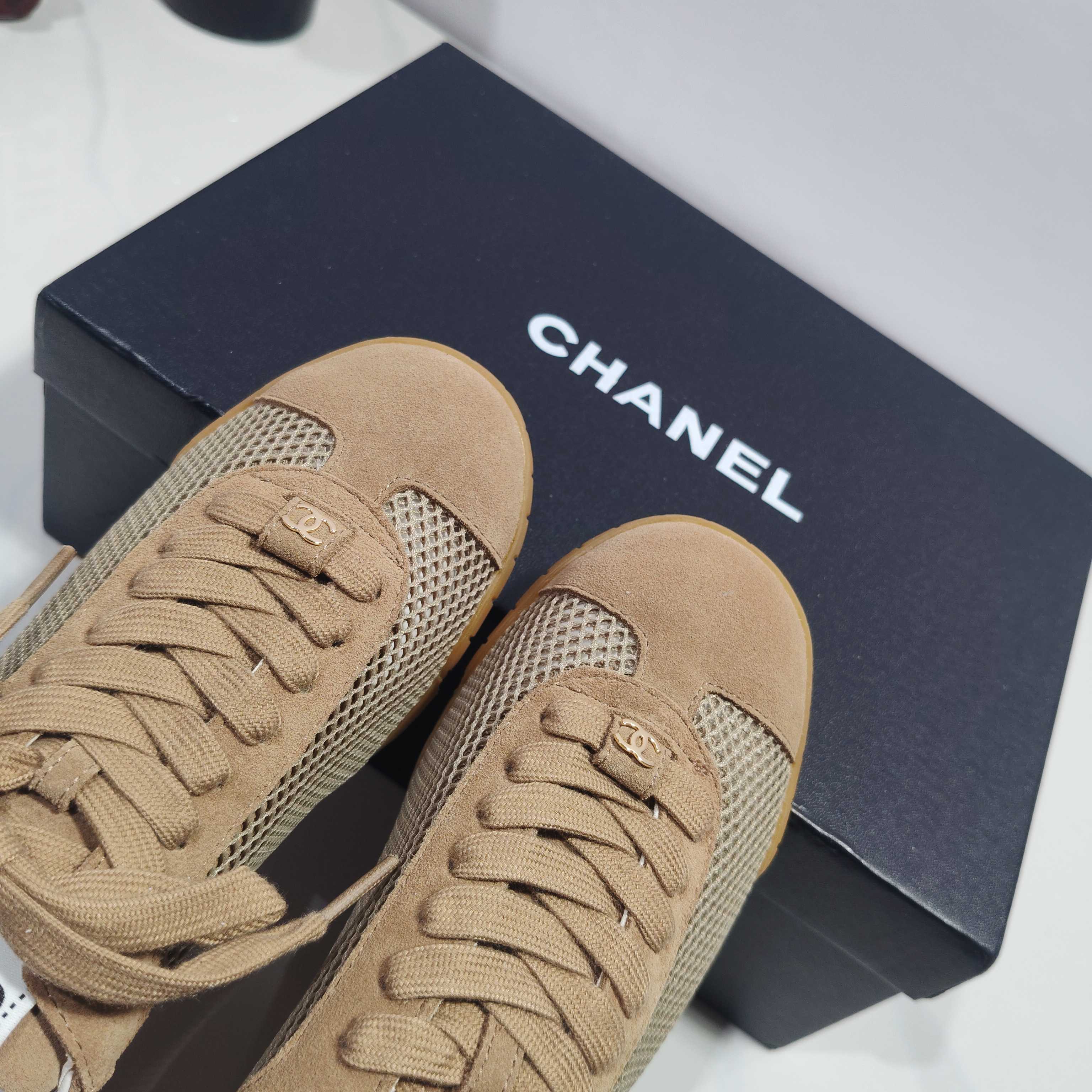 CC 26s Sneakers Beige Suede Mesh 953775