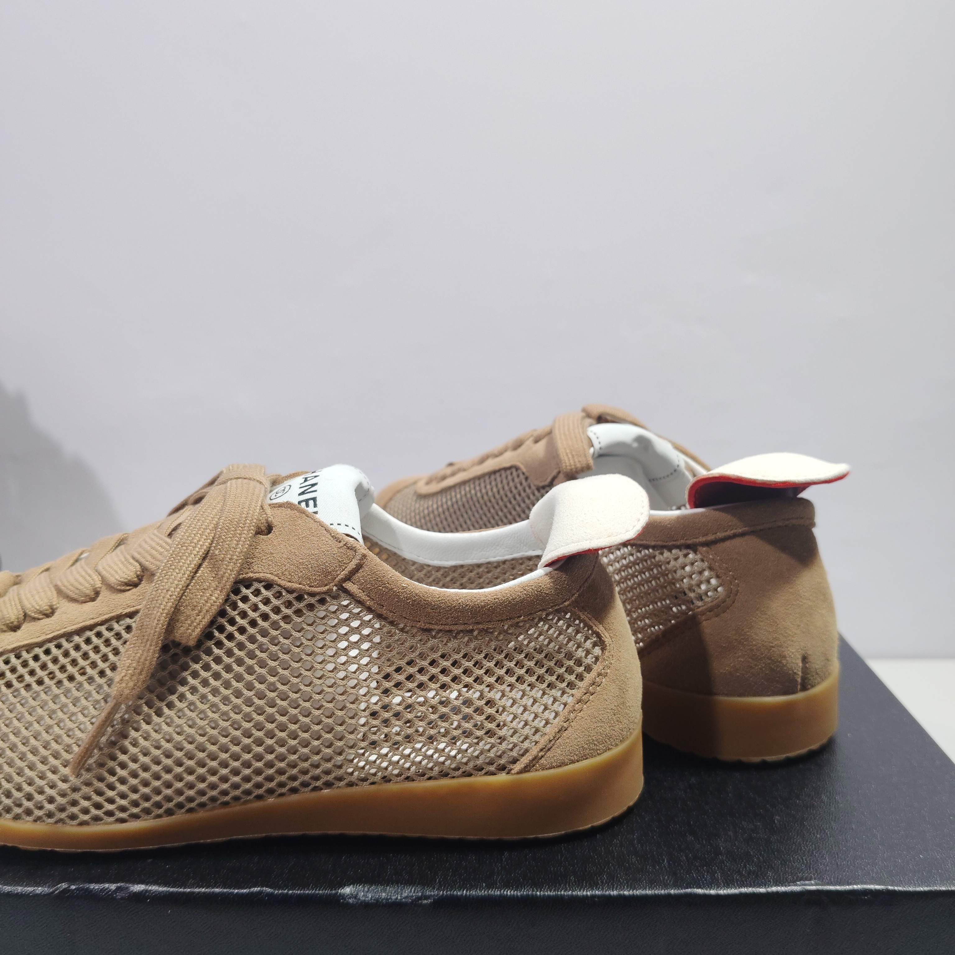 CC 26s Sneakers Beige Suede Mesh 953775