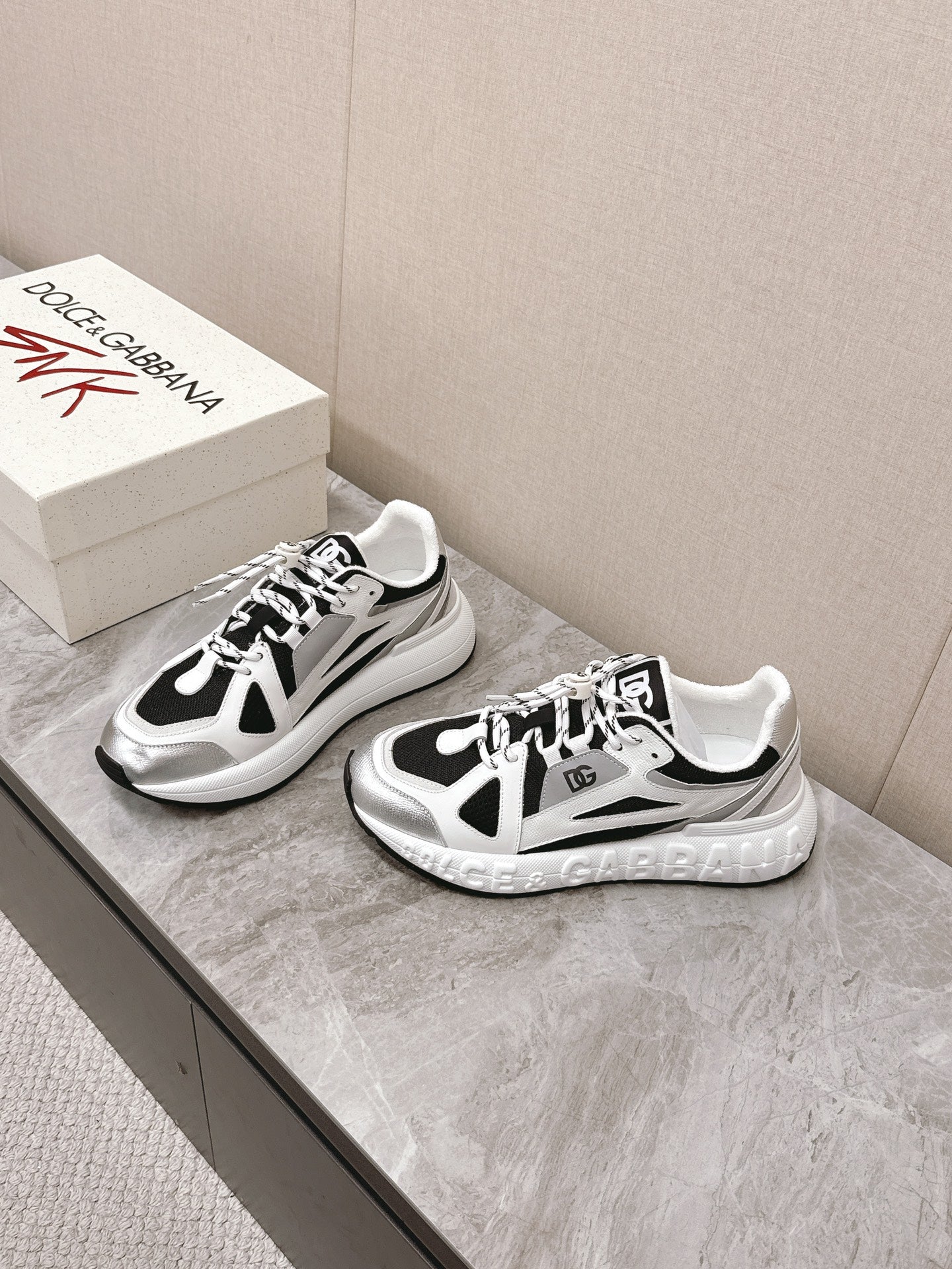 DC Chunky Sneakers Black White Silver Cowhide & Mesh Lining 339128