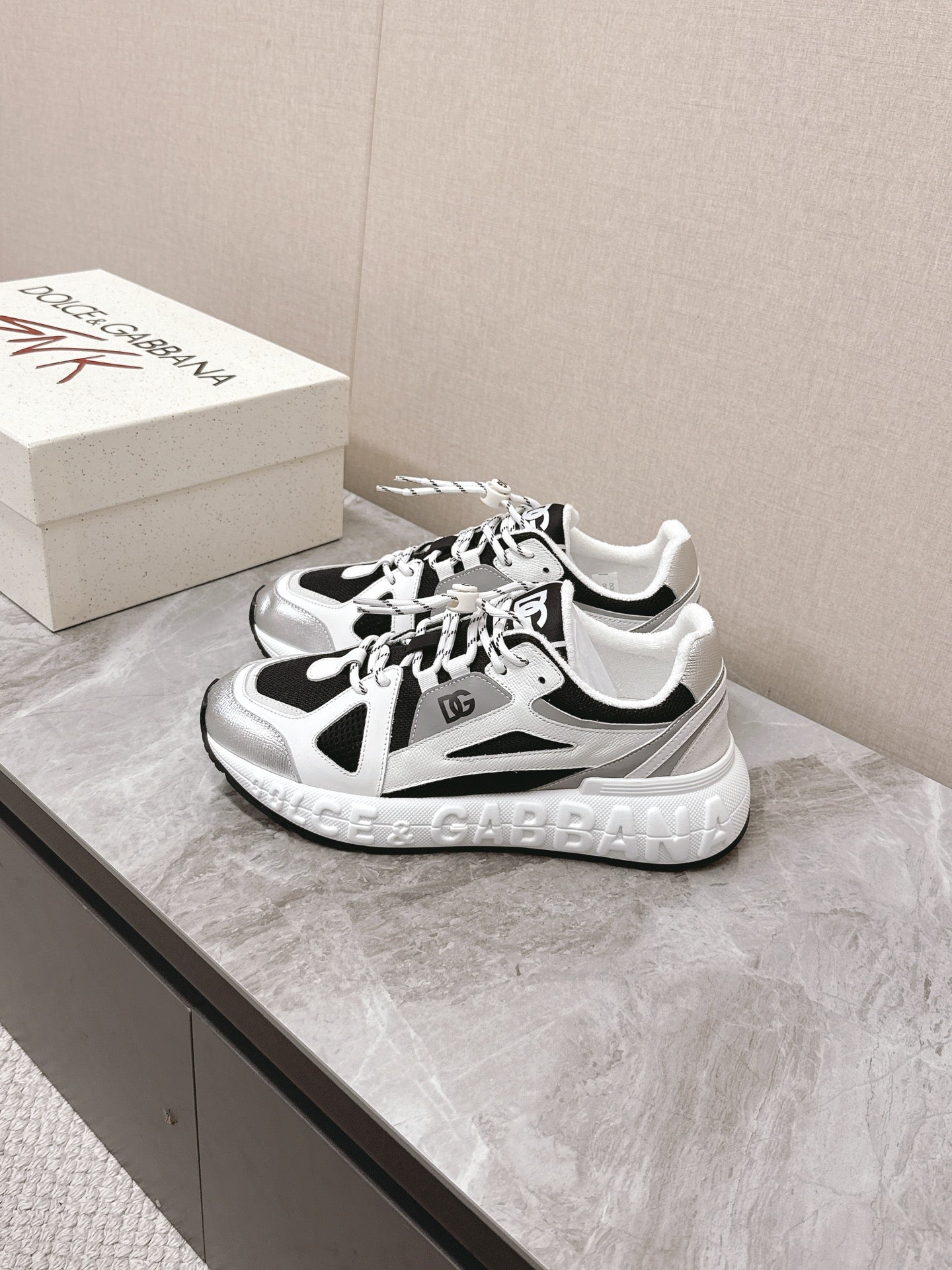 DC Chunky Sneakers Black White Silver Cowhide & Mesh Lining 339128