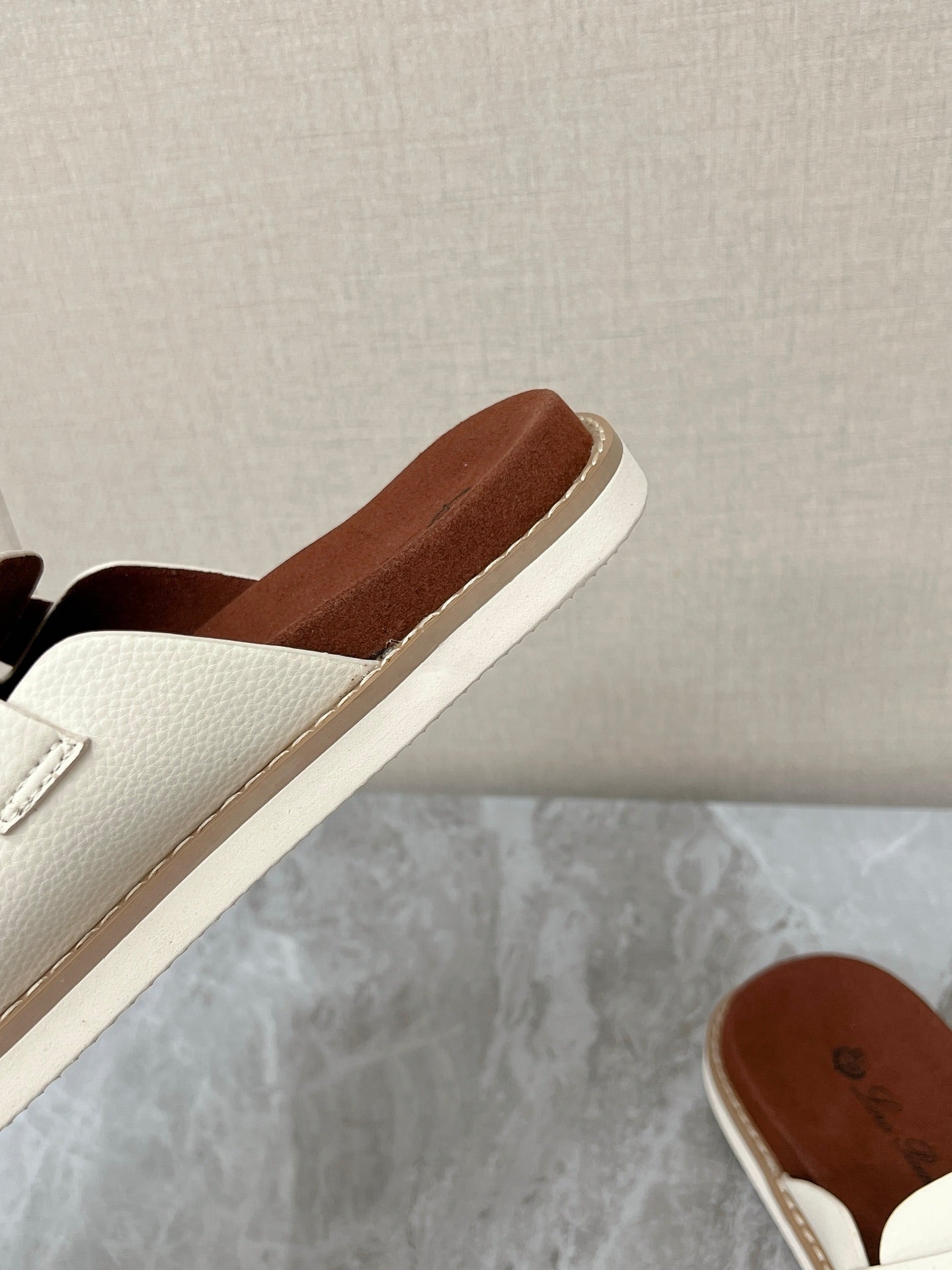 LP 26s Men’s Lock Mule Slides In Cream White Calfskin Silver Hardware