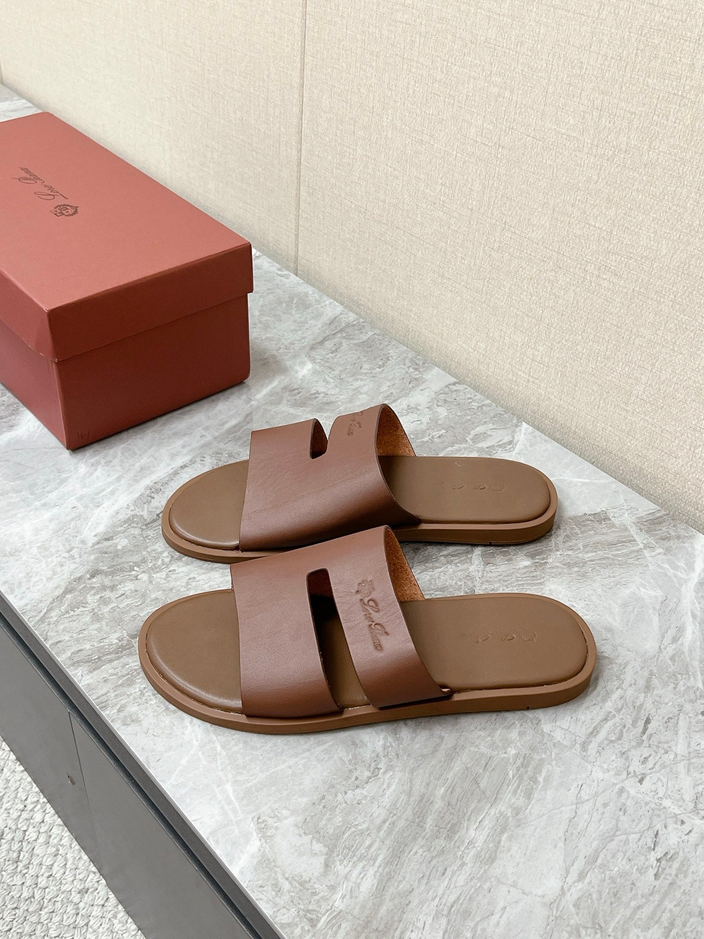 LP 26s Men’s Classic H-Cut Slides In Brown Calfskin