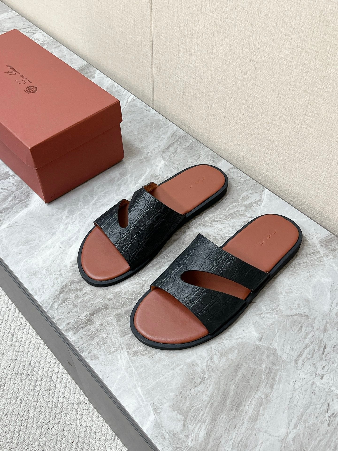 LP 26s Men’s Cutout Slides In Black Grained Calfskin