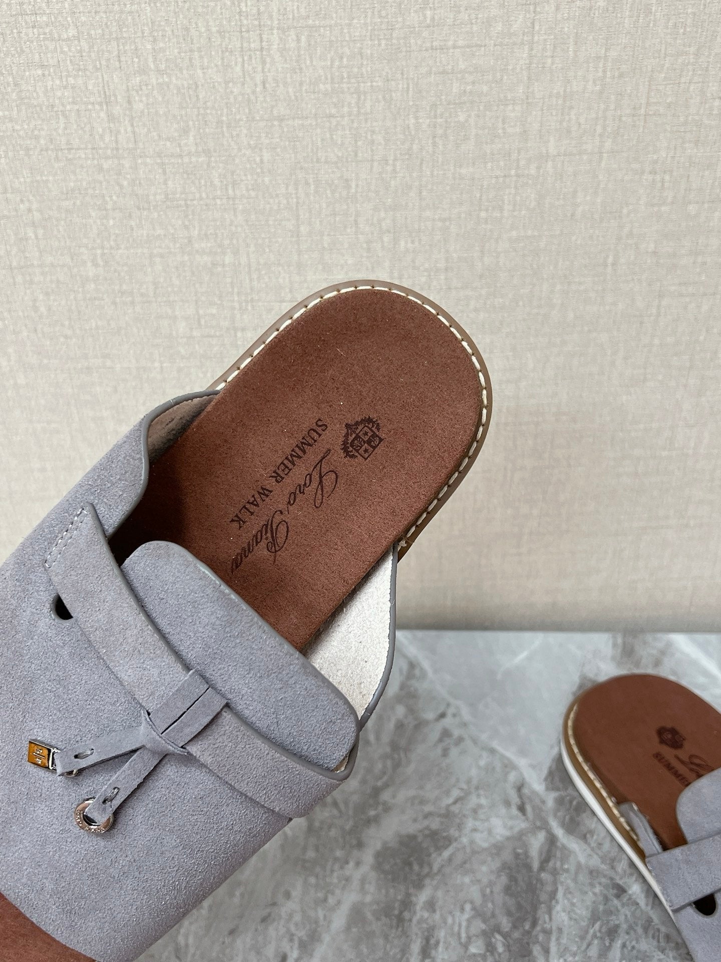 LP 26s Men’s Lock Charm Slides In Grey Suede Silver Hardware
