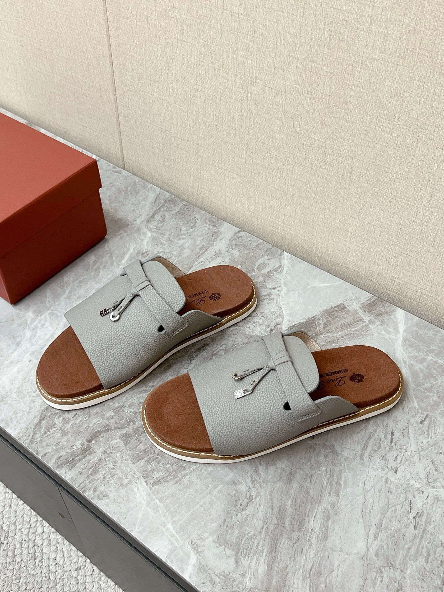 LP 26s Men’s Lock Charm Slides In Grey Calfskin Silver Hardware