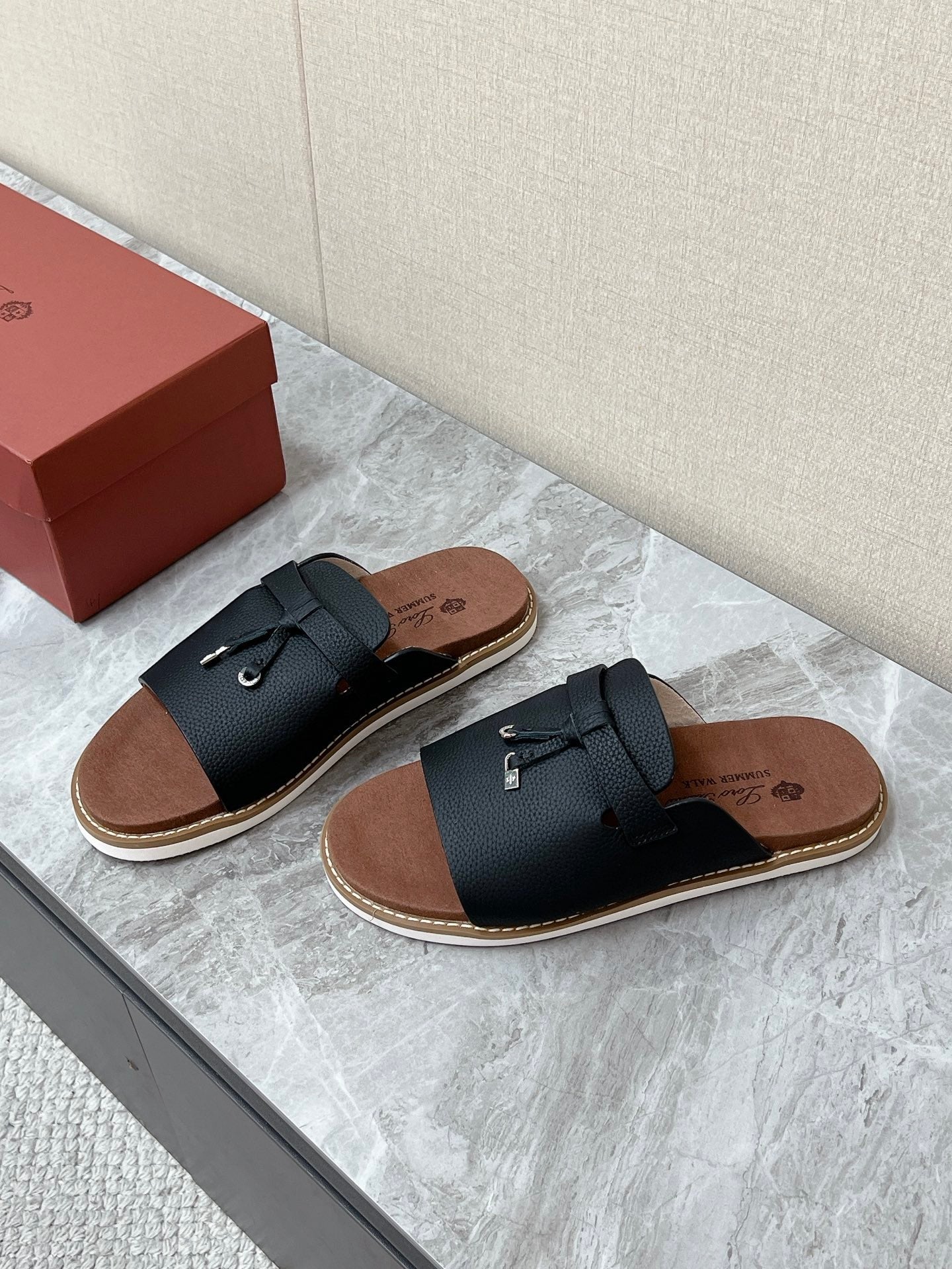 LP 26s Men’s Lock Charm Slides In Black Calfskin Silver Hardware