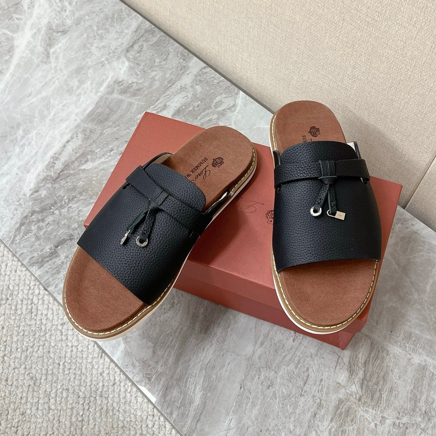LP 26s Men’s Lock Charm Slides In Black Calfskin Silver Hardware
