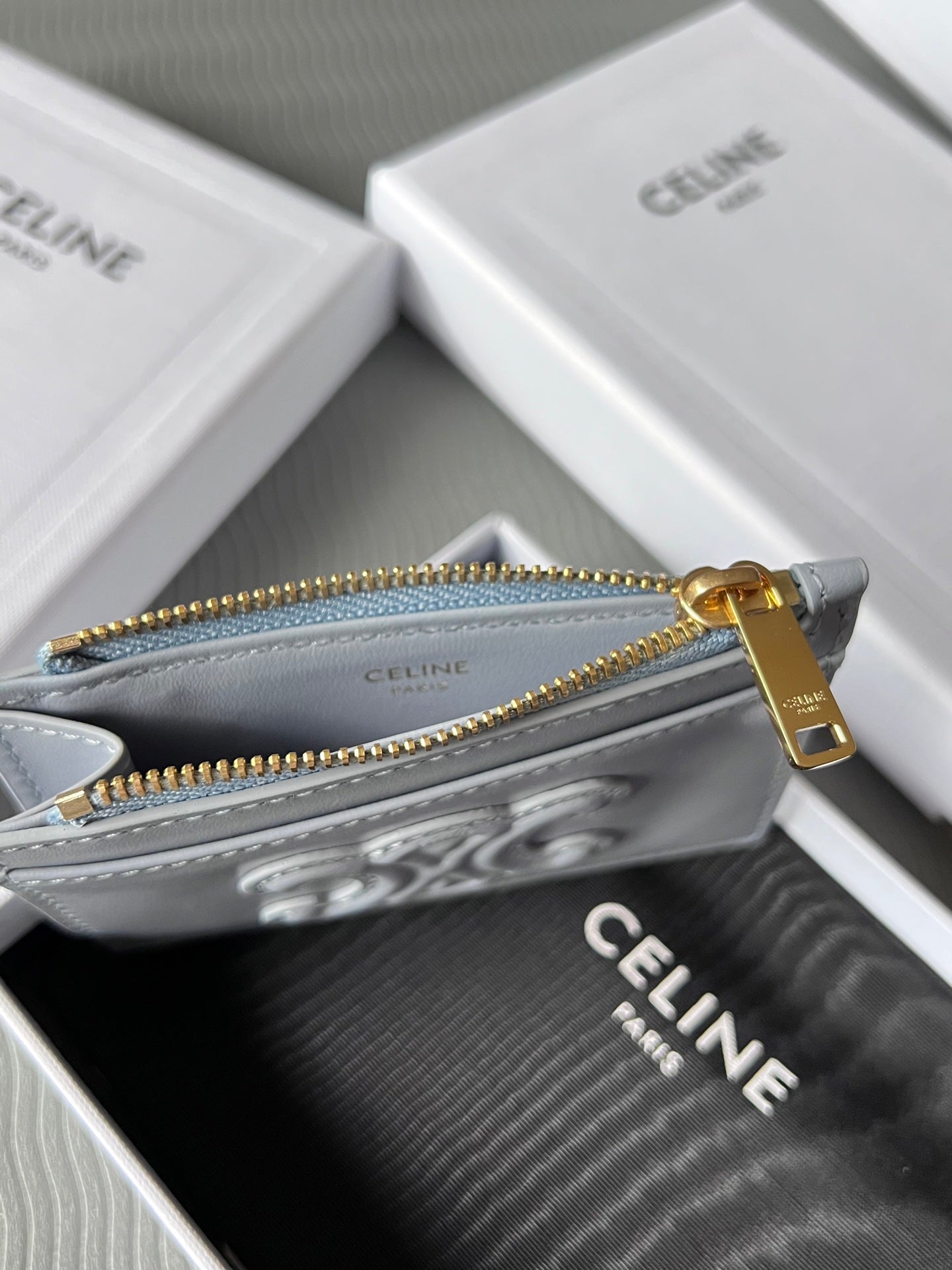 TRIOMPHE Zipped Card Holder Glacier Cowhide Leather