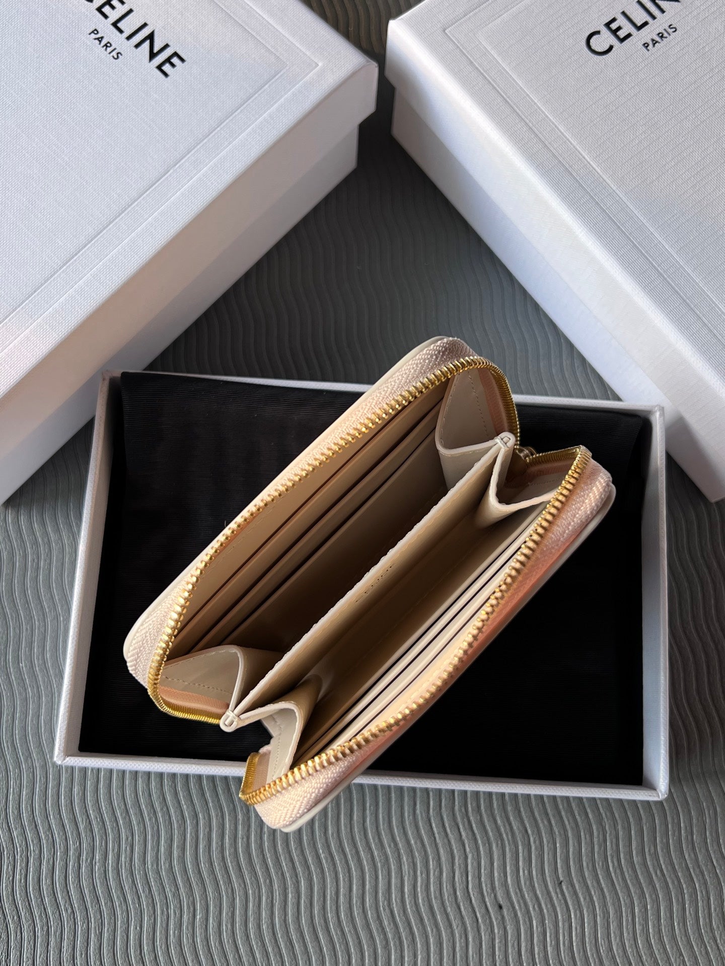 TRIOMPHE Compact Zipped Wallet Beige Cowhide Leather