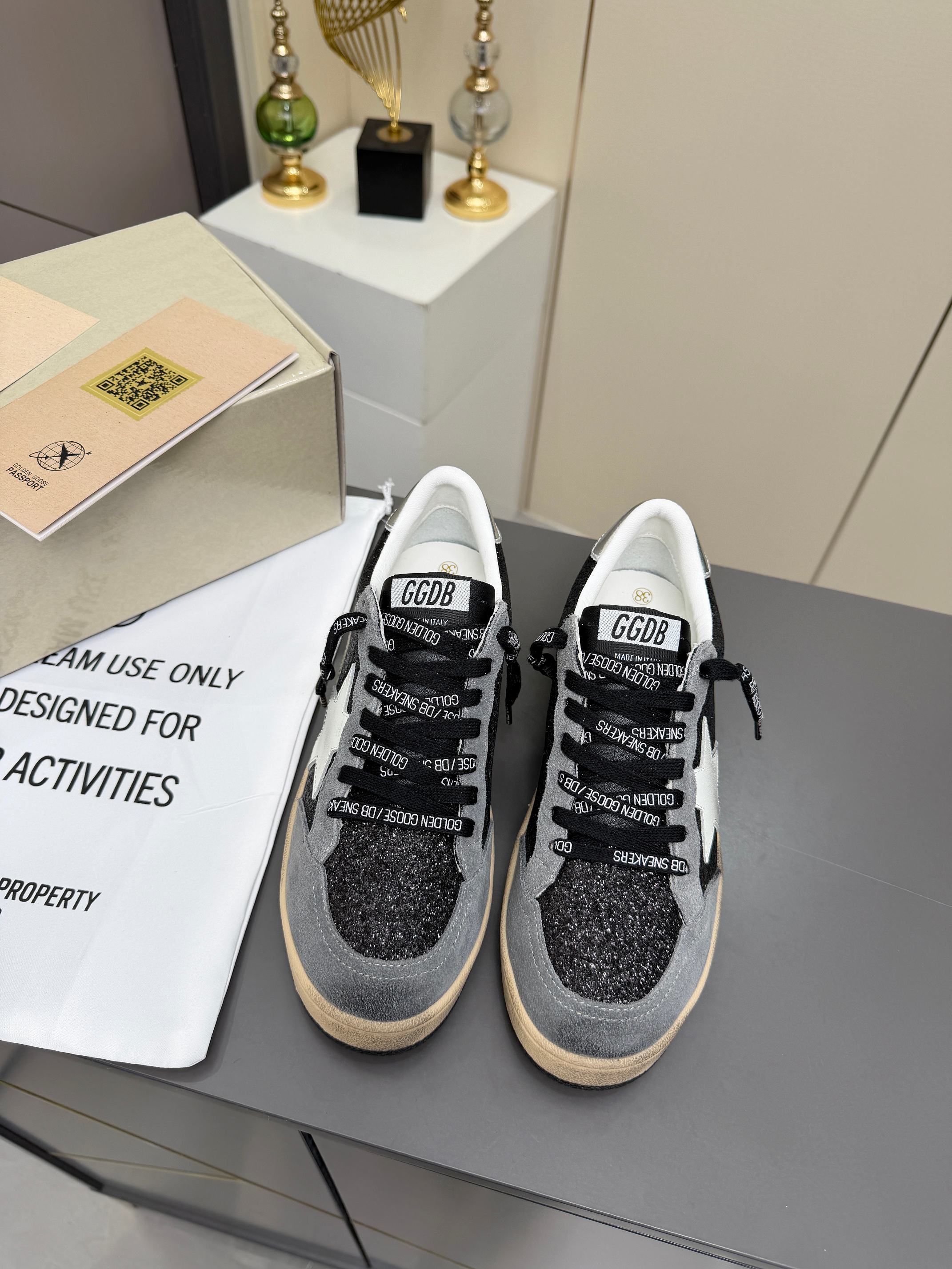 Golden Goose 26s Ball Star Sneakers Black Grey Suede Glitter 735897