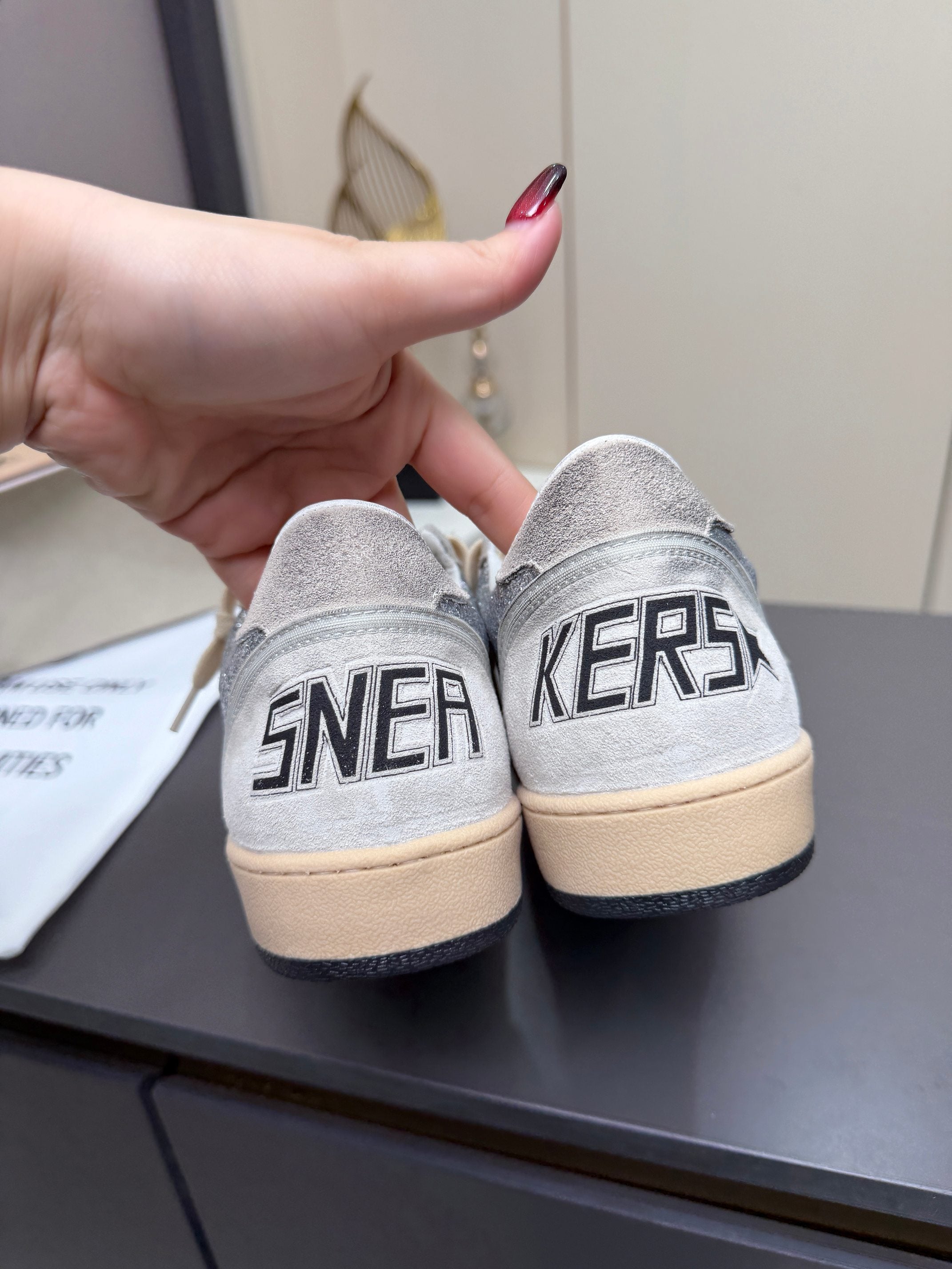 Golden Goose 26s Ball Star Sneakers Sliver Grey Suede Glitter 735899