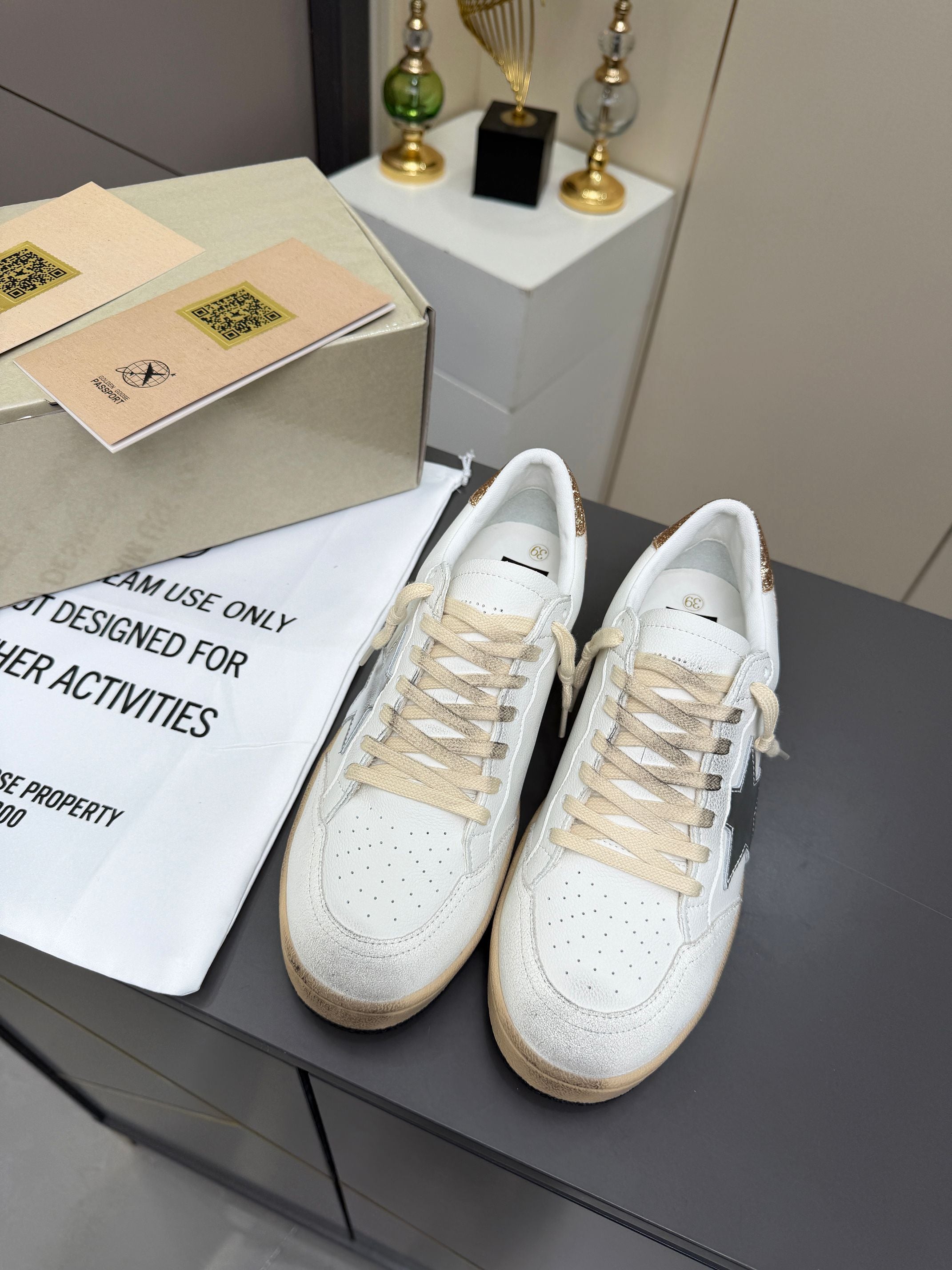 Golden Goose 26s Ball Star Sneakers Golden Glitter Leather 735903