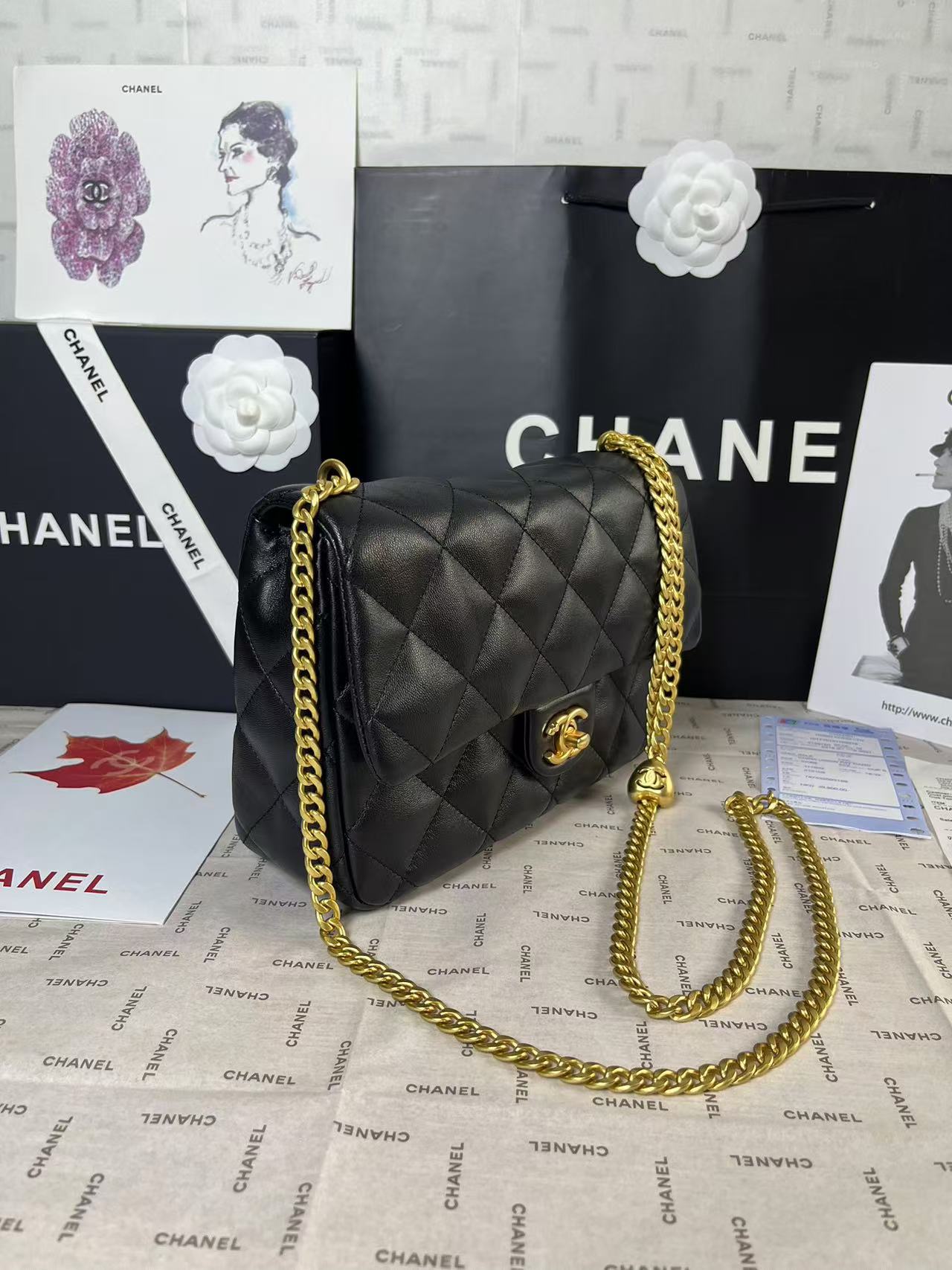 25C Mini Flap 24cm Black Lambskin Gold Heart Hardware