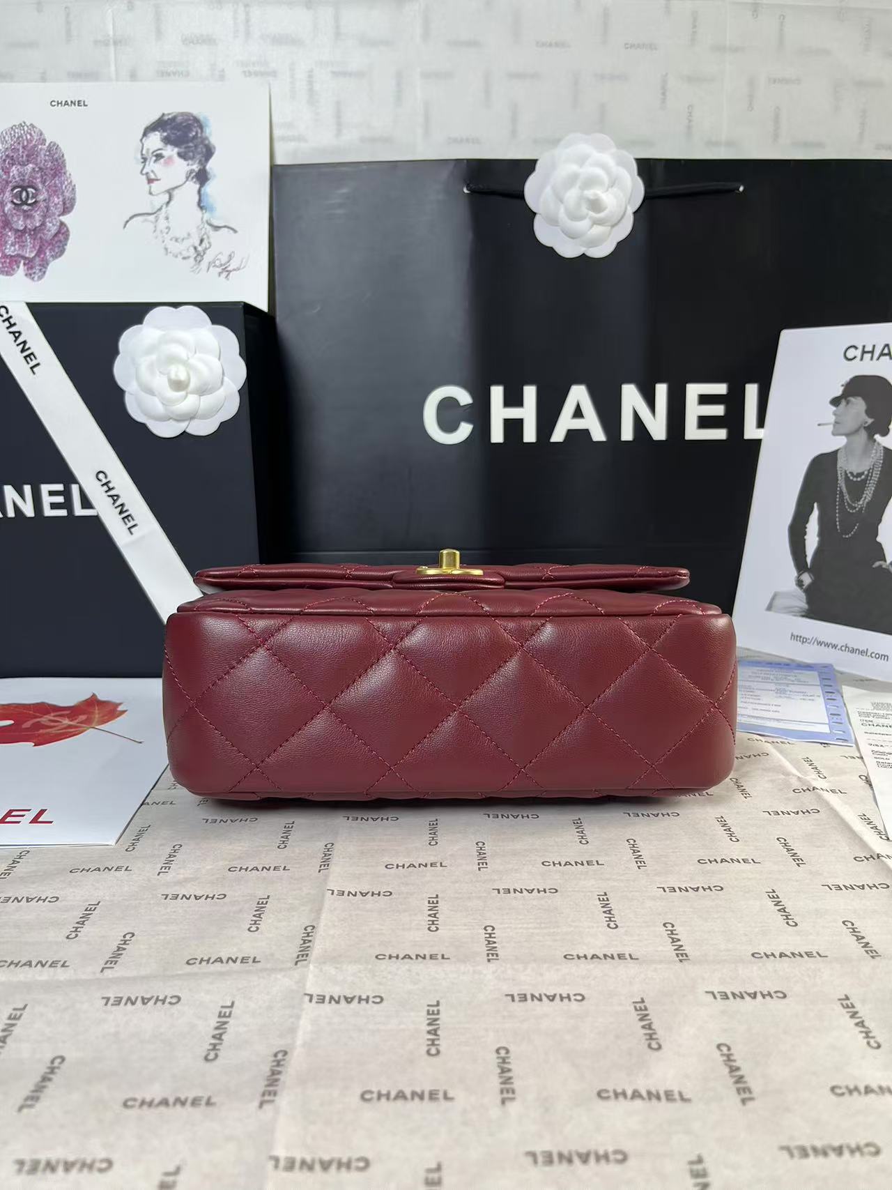 25C Mini Flap 24cm Burgundy Lambskin Gold Heart Hardware