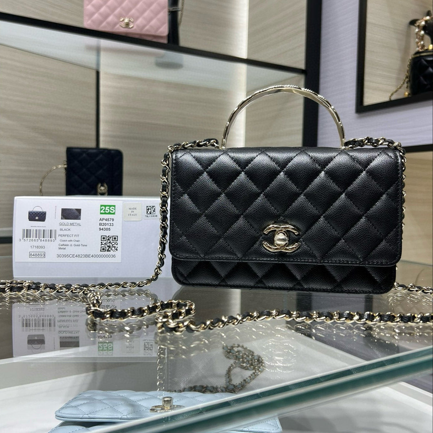 cc 25S Woc Top Handle 19cm Black Grained Calfskin Light Gold Hardware