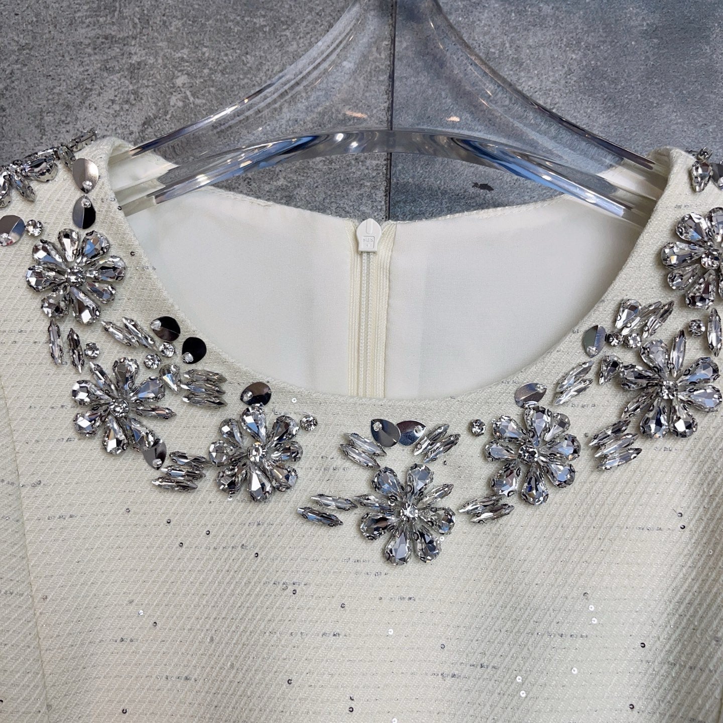 VT 26s Heiress-Style Cocktail Dress White Silk Polyester 400516
