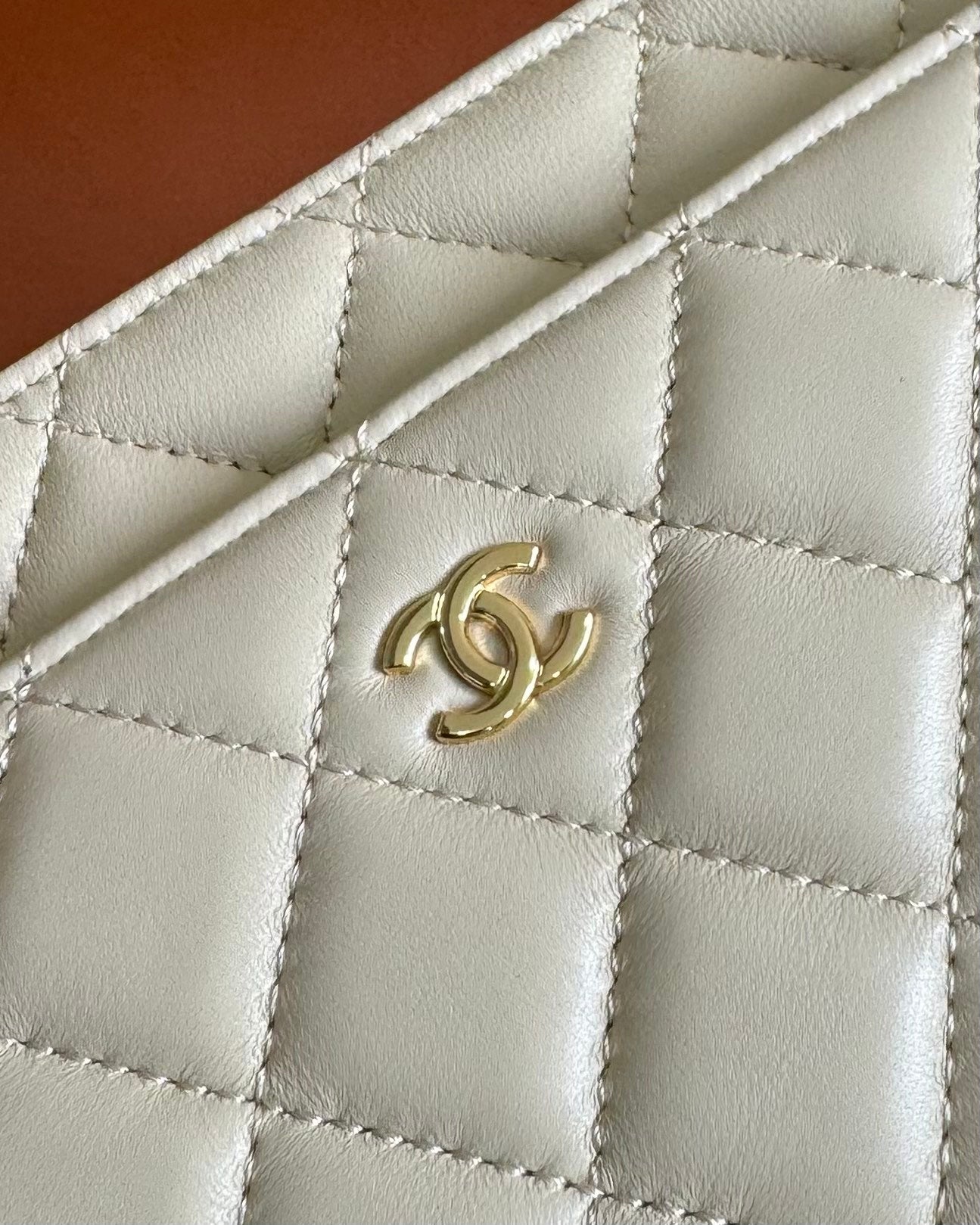 CC WOC 20cm White Lambskin GHW 223277