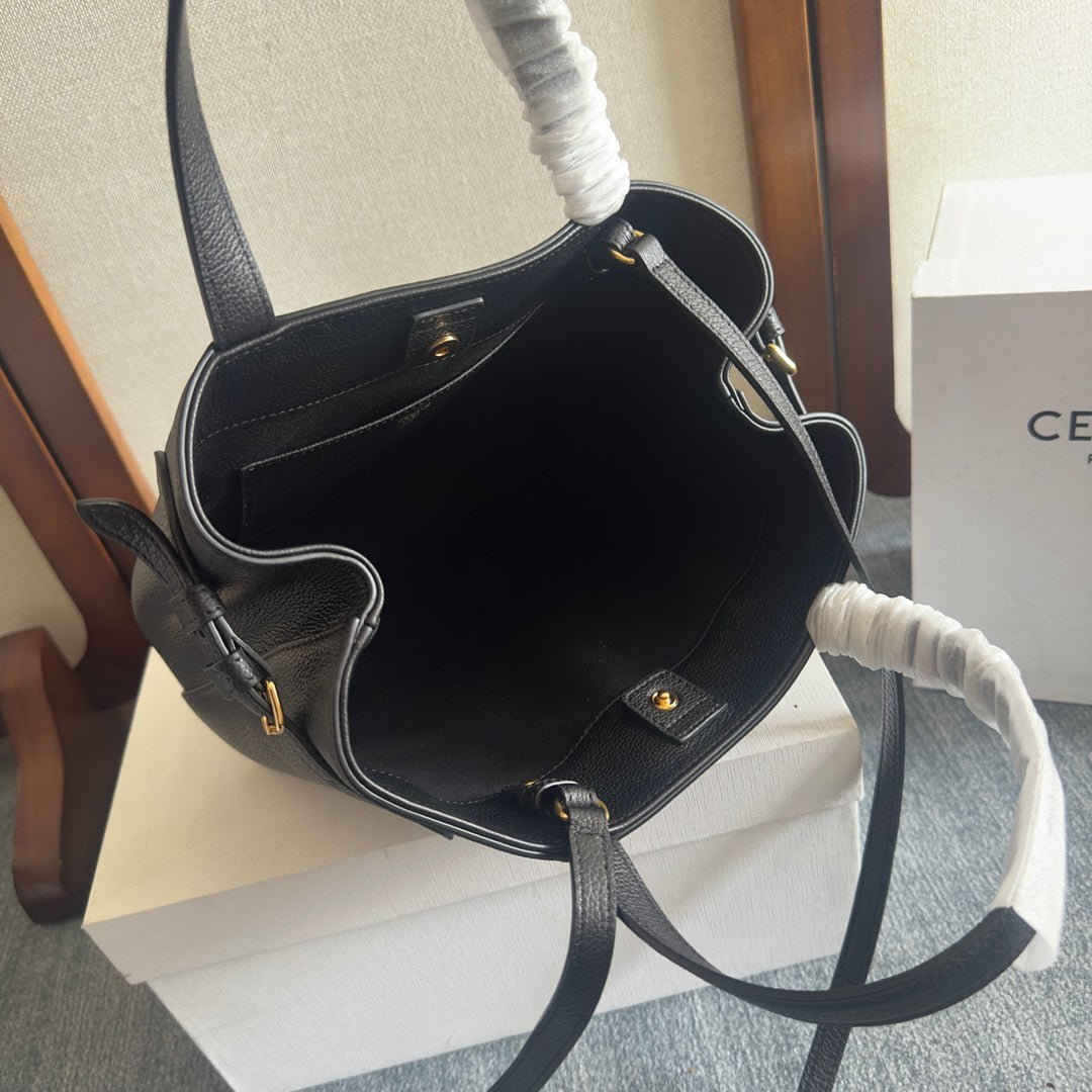 MINI CABAS ANAÏS CUIR TRIOMPHE 20 IN BLACK GRAINED CALFSKIN