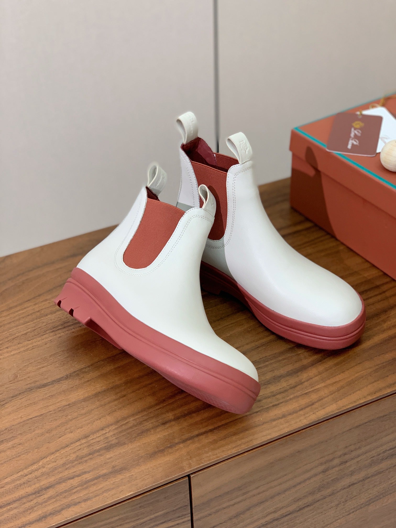 LP Lakeside  Ankle  Boots White Muted Pink Leather 503755