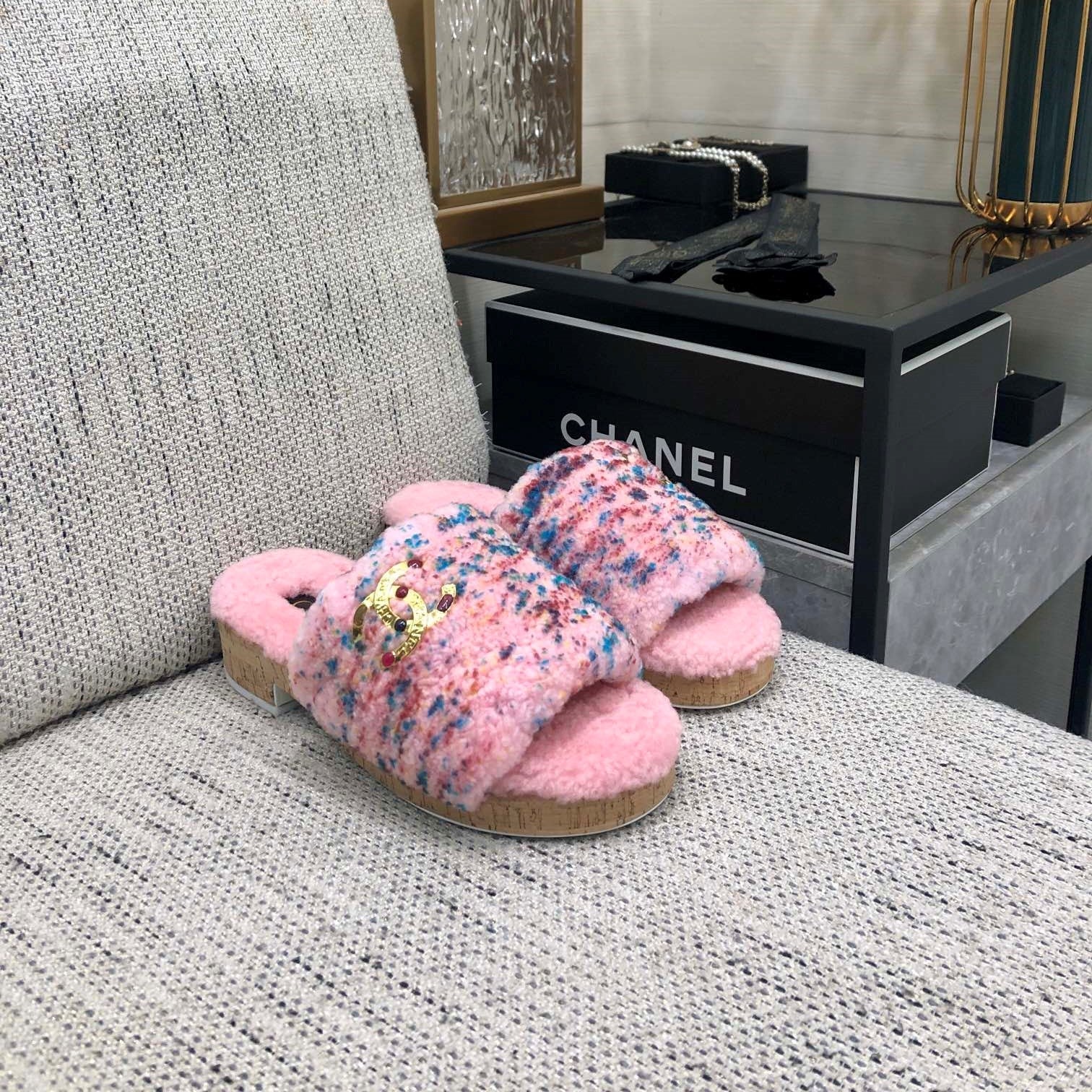 CC 26s Slippers Pink Mix Blue Red Fleece Wool 970120